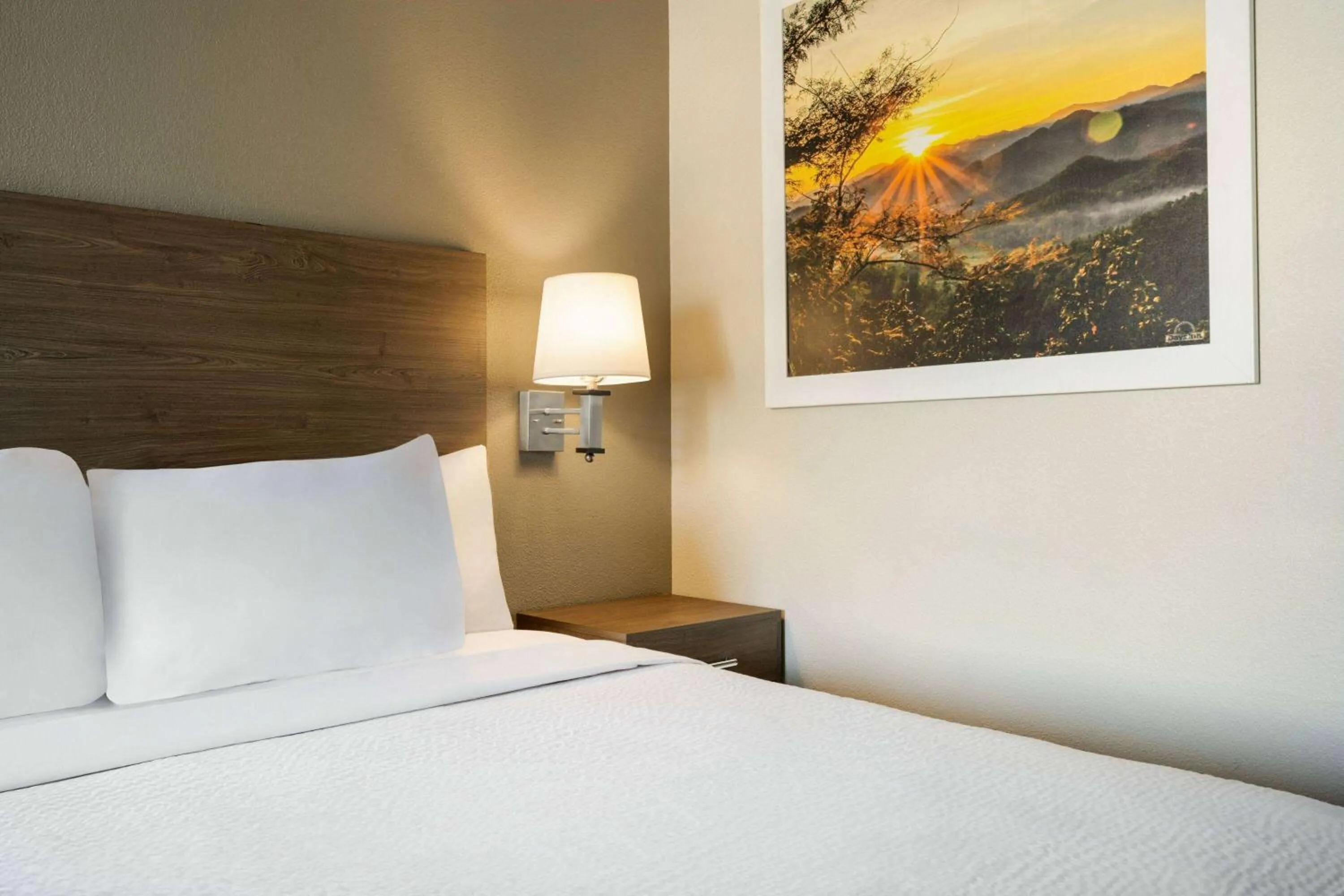 Photo of the whole room, Bed in Days Inn by Wyndham Fresno South