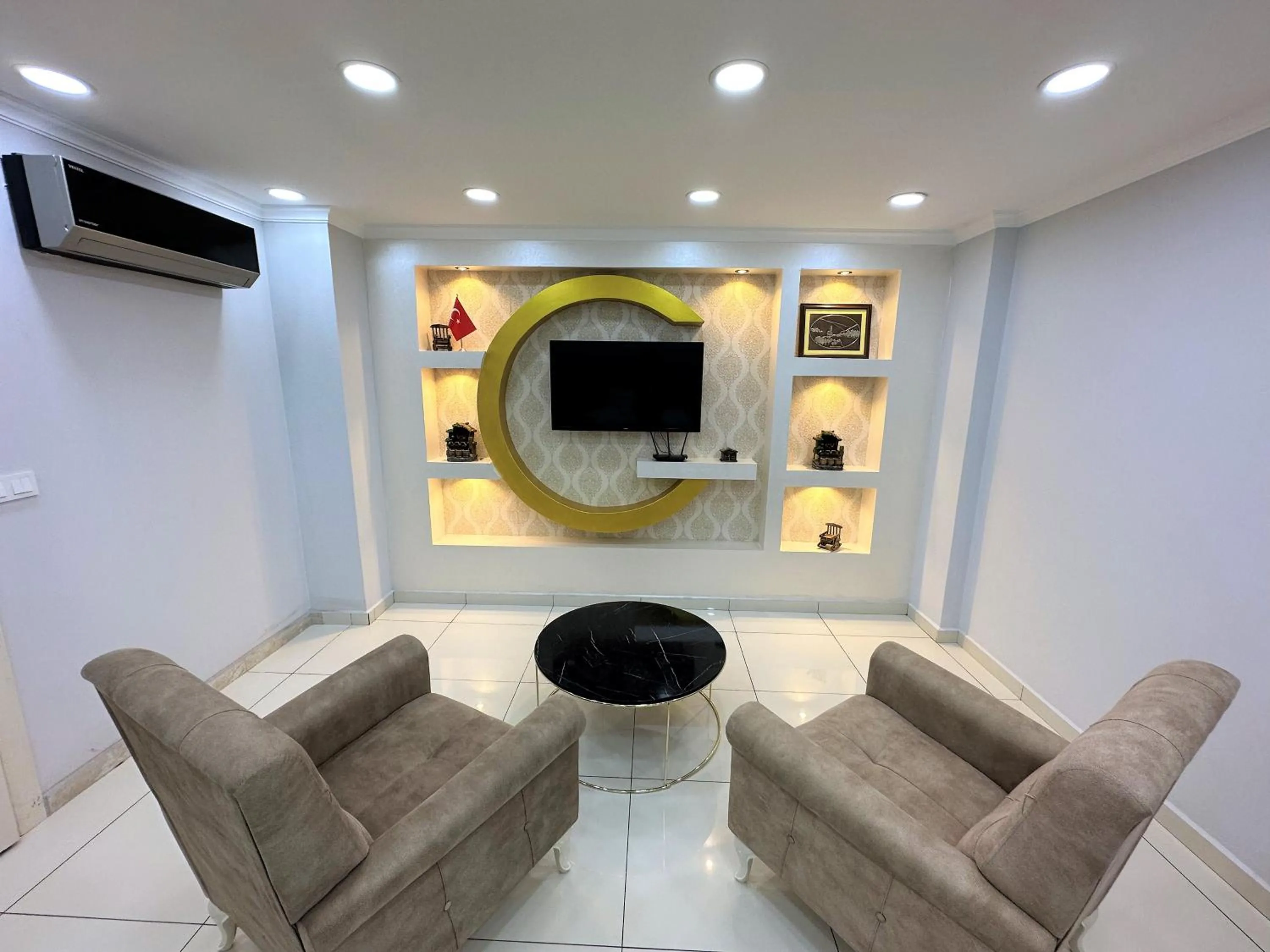 TV and multimedia in Cerrahpasa Apart Hotel