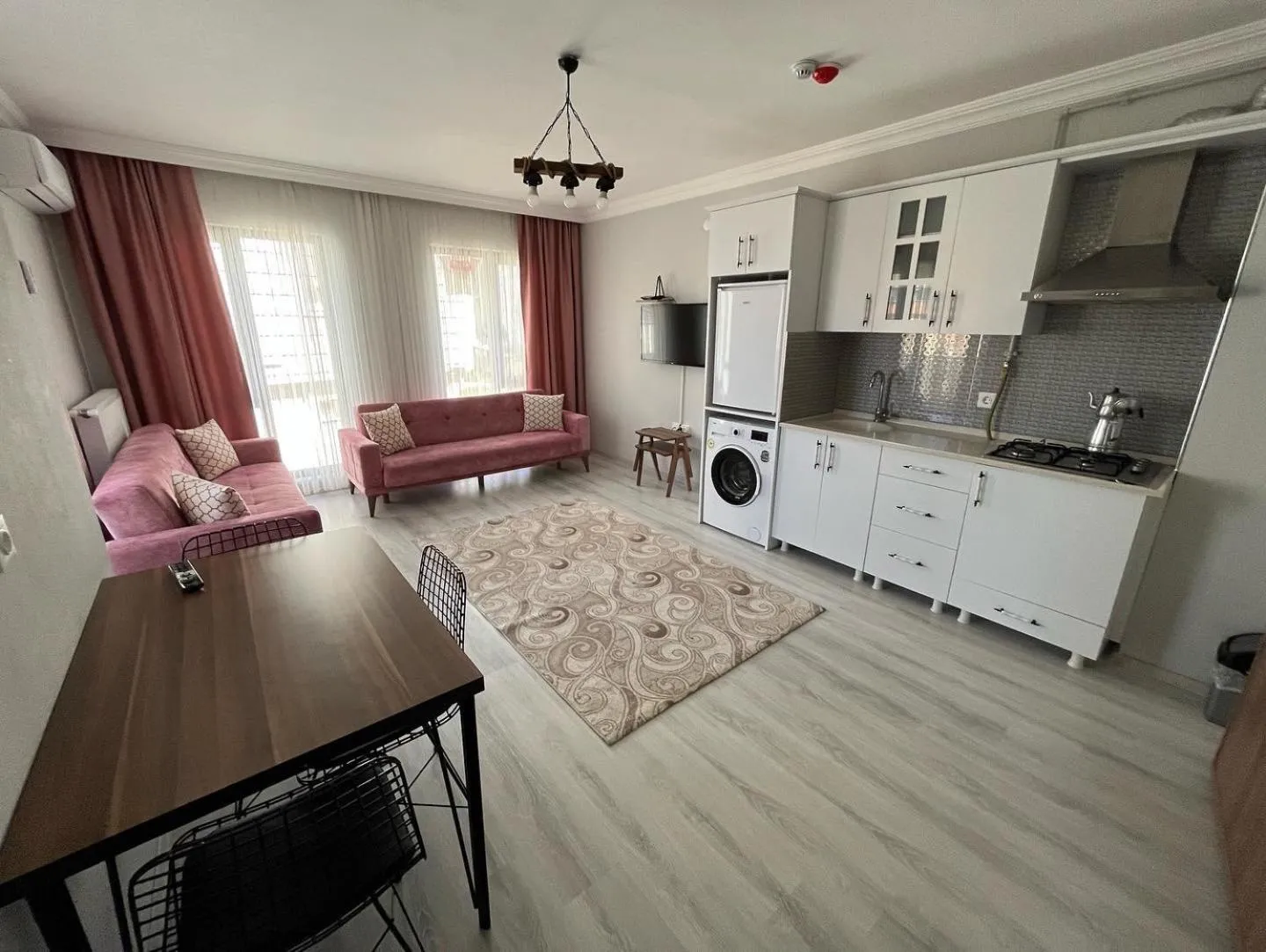 Kitchen or kitchenette in Cerrahpasa Apart Hotel