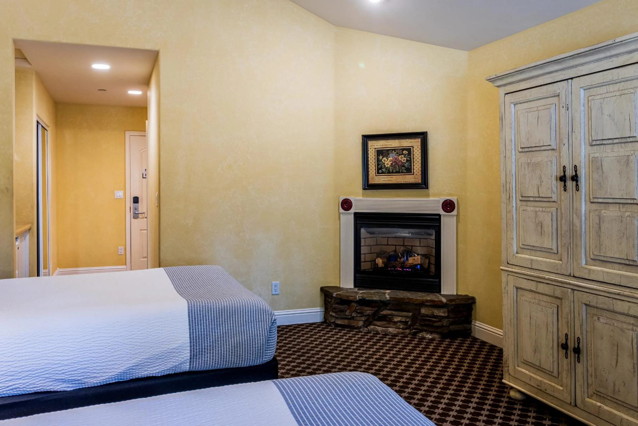 flat iron, Bed in Cambria Pines Lodge