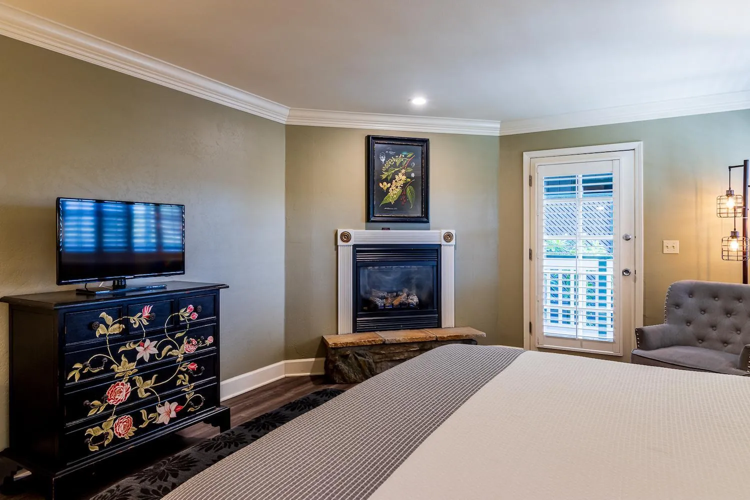 Bedroom, Bed in Cambria Pines Lodge
