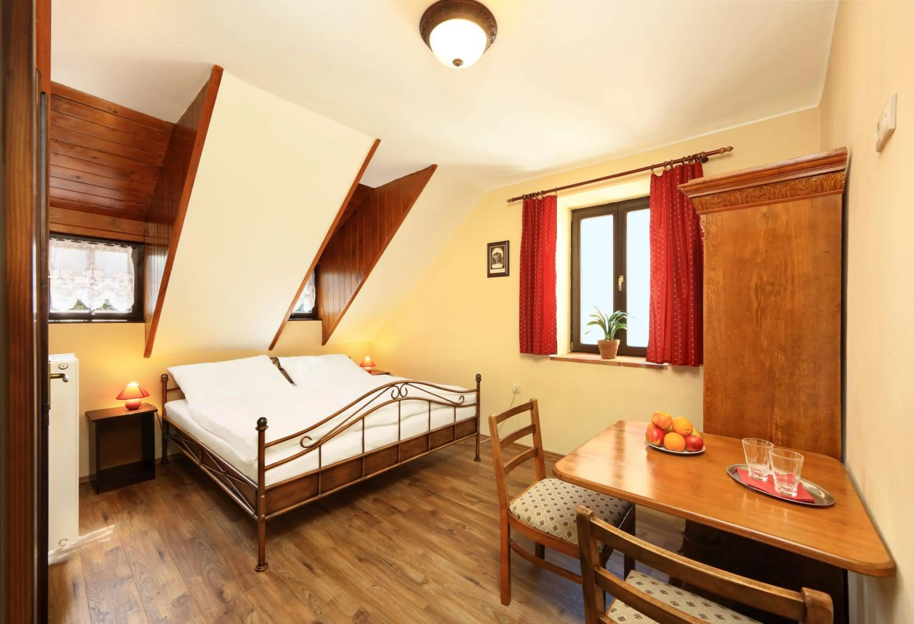 Photo of the whole room, Bed in Pension Teddy