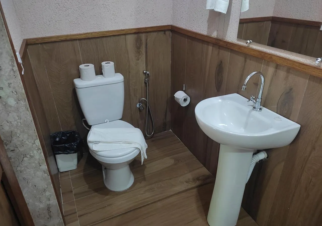 Toilet in Acquamarine Park Hotel