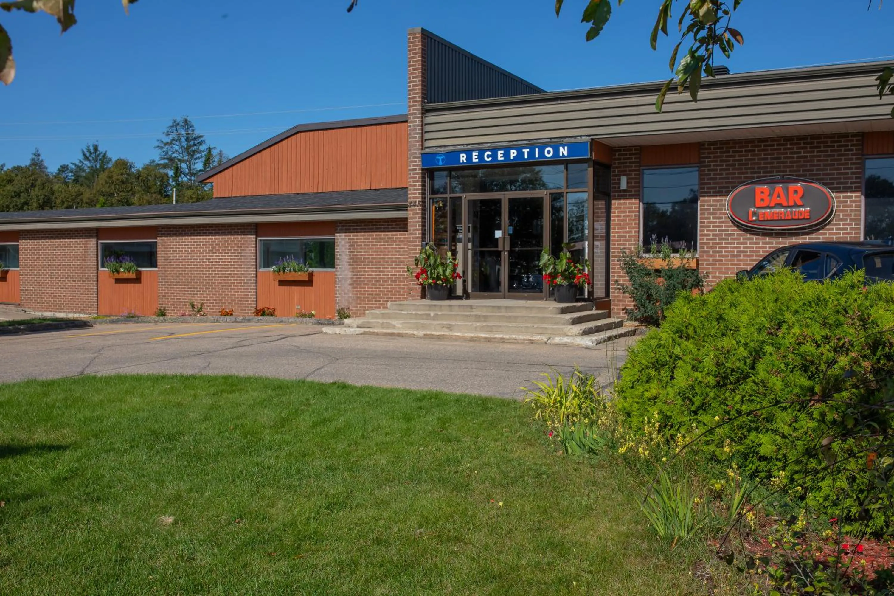 Property building in Complexe Hotelier Escoumins