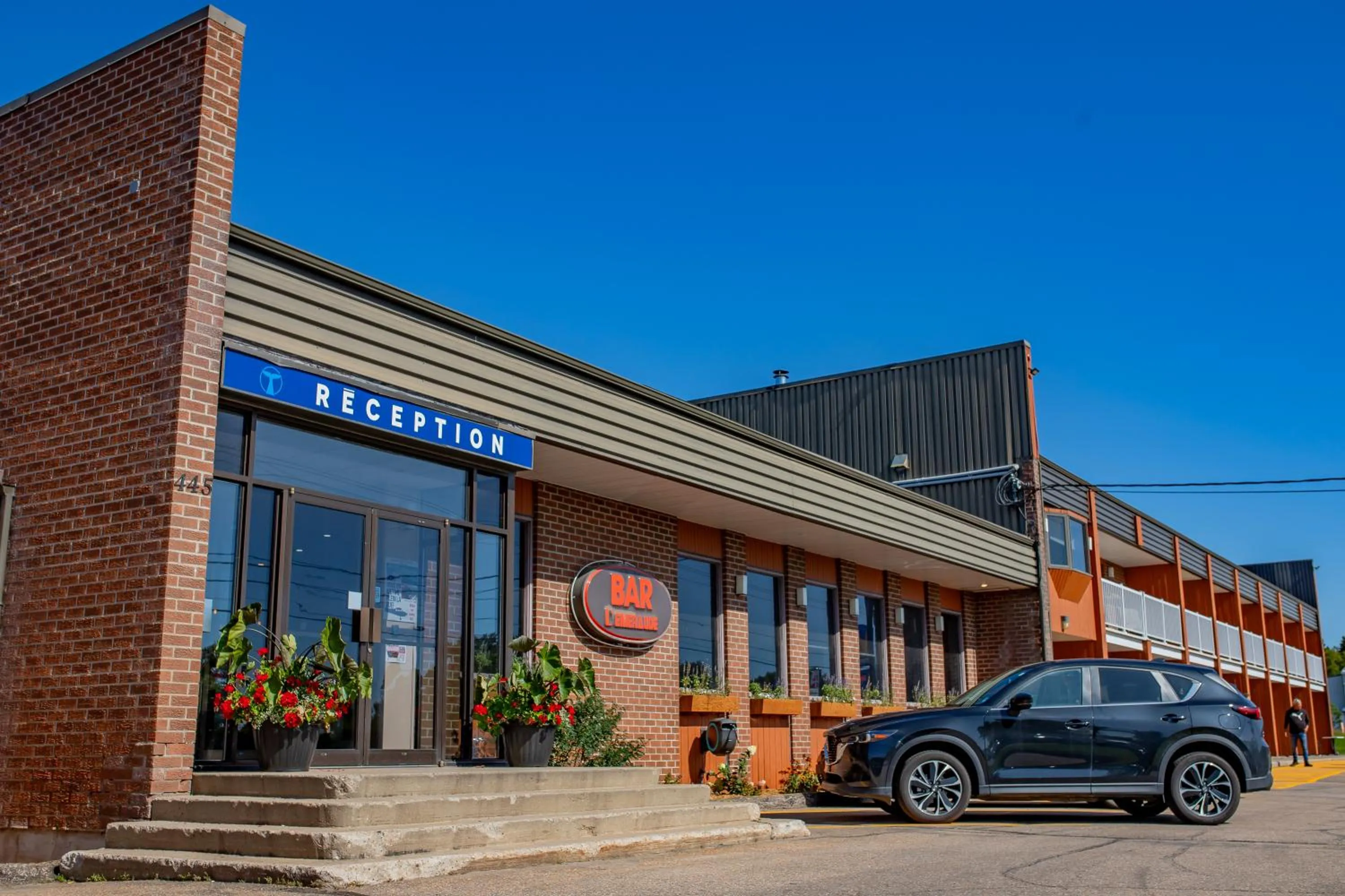 Property building in Complexe Hotelier Escoumins