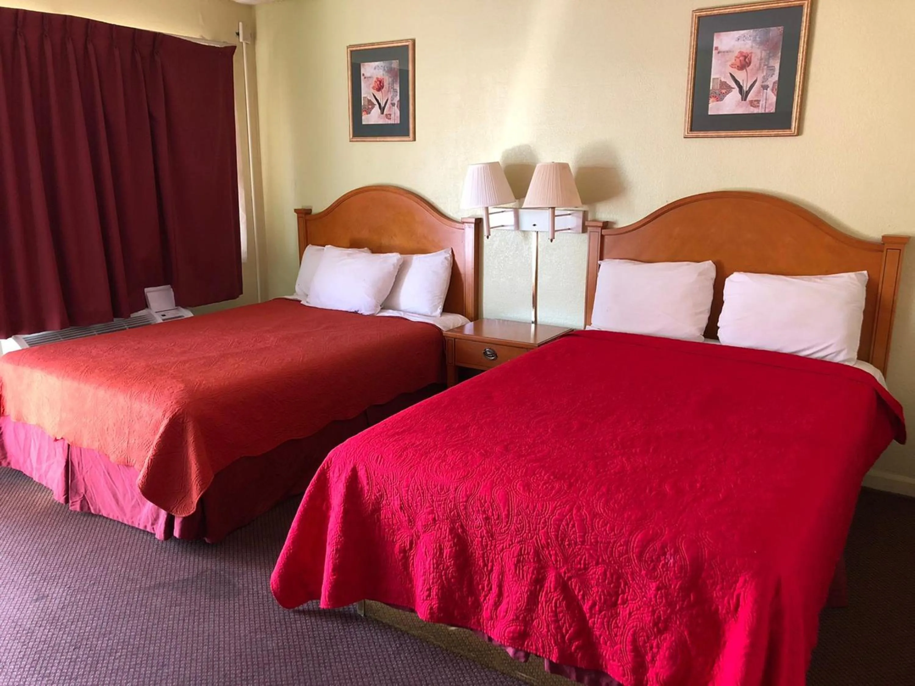 Bedroom in Fairbridge Inn Express - Barrington