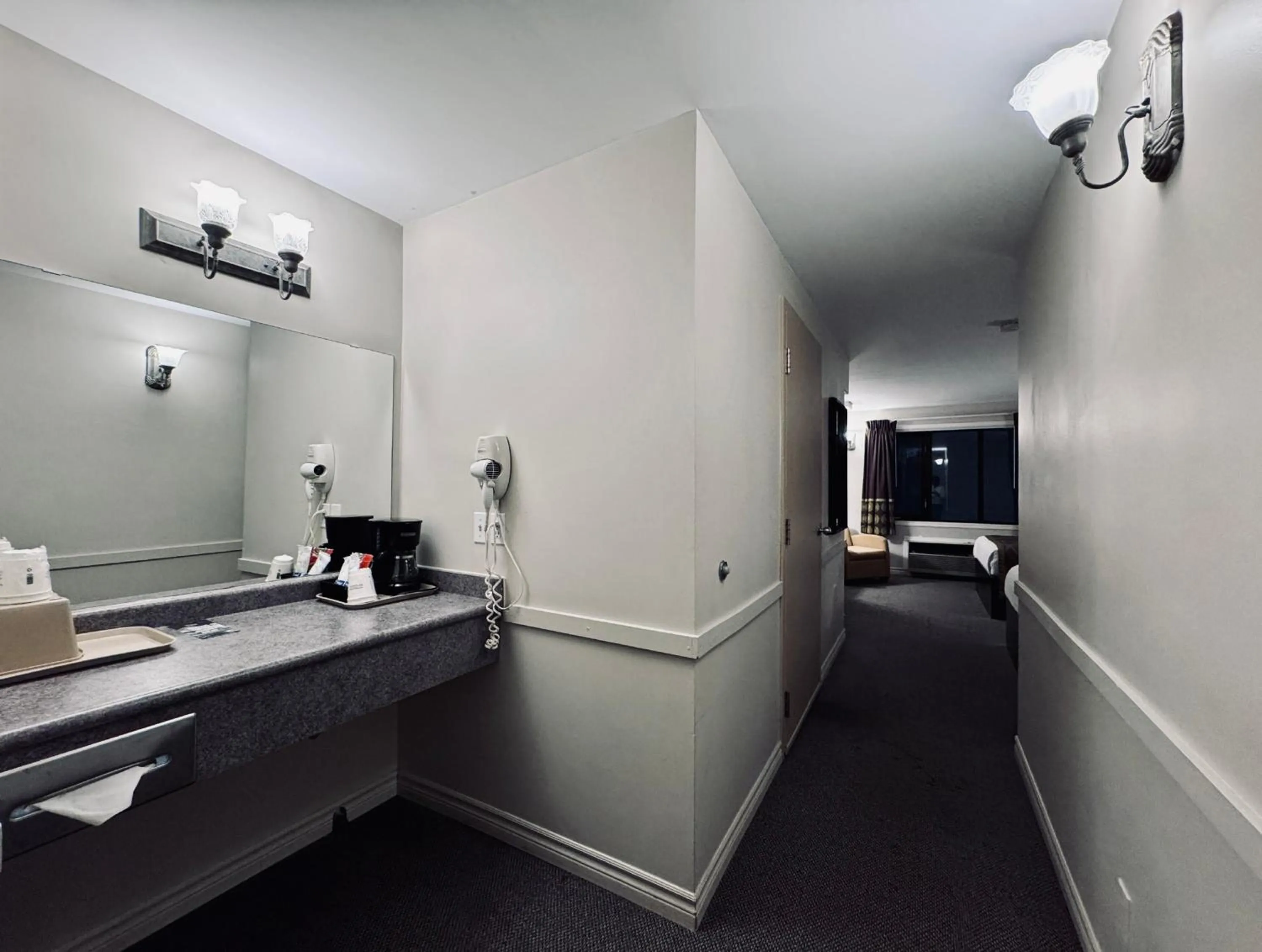 Super 8 by Wyndham Guelph