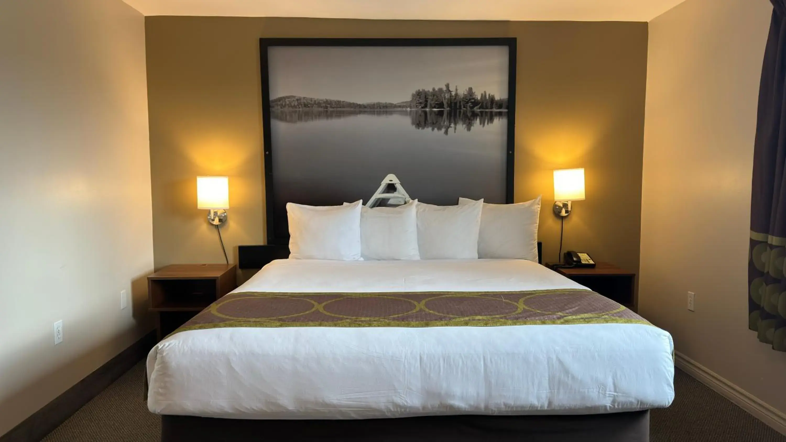 King Suite - Non-Smoking in Super 8 by Wyndham Guelph King Suite - Non-Smoking in Super 8 by Wyndham Guelph