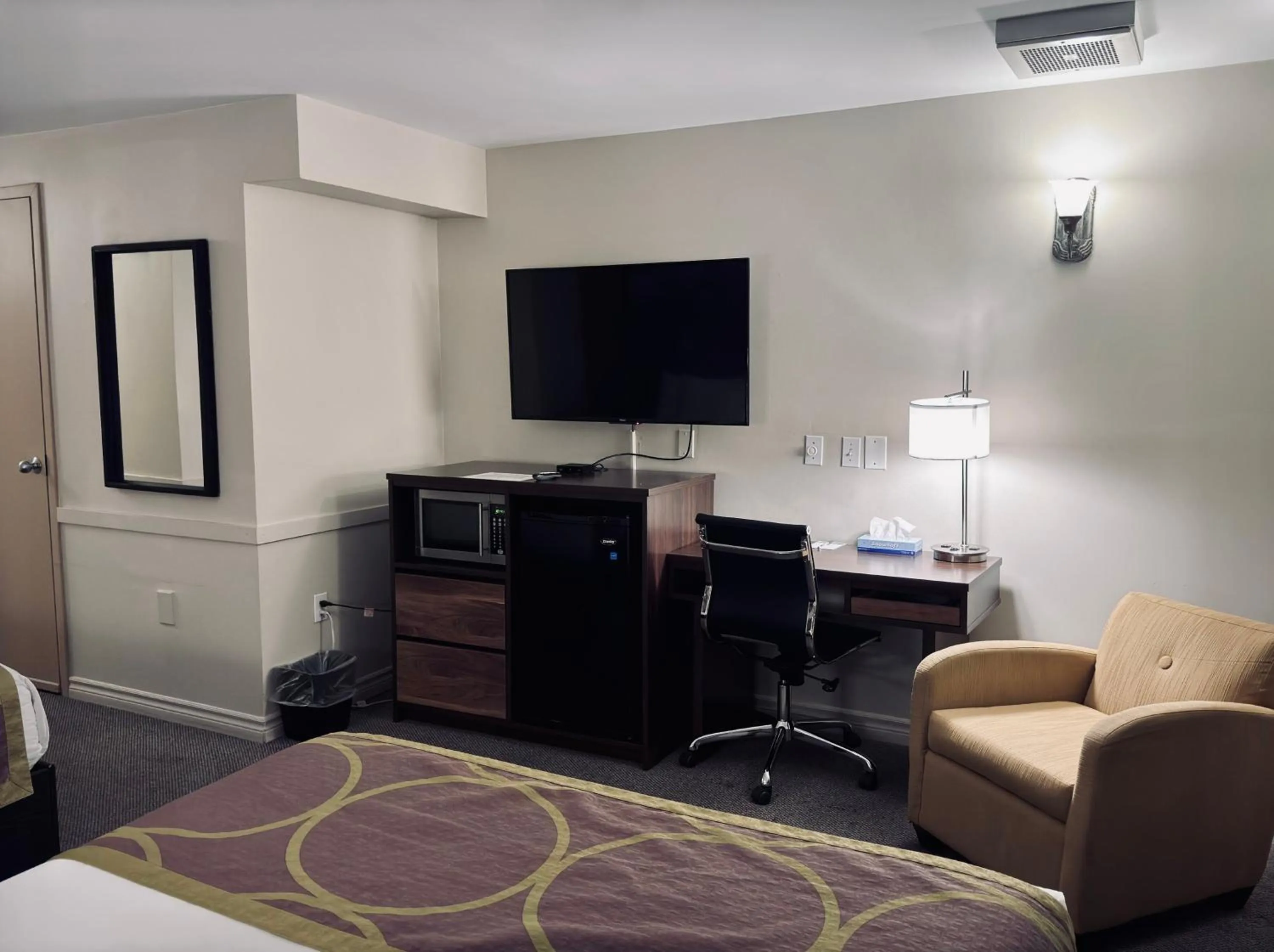 Super 8 by Wyndham Guelph