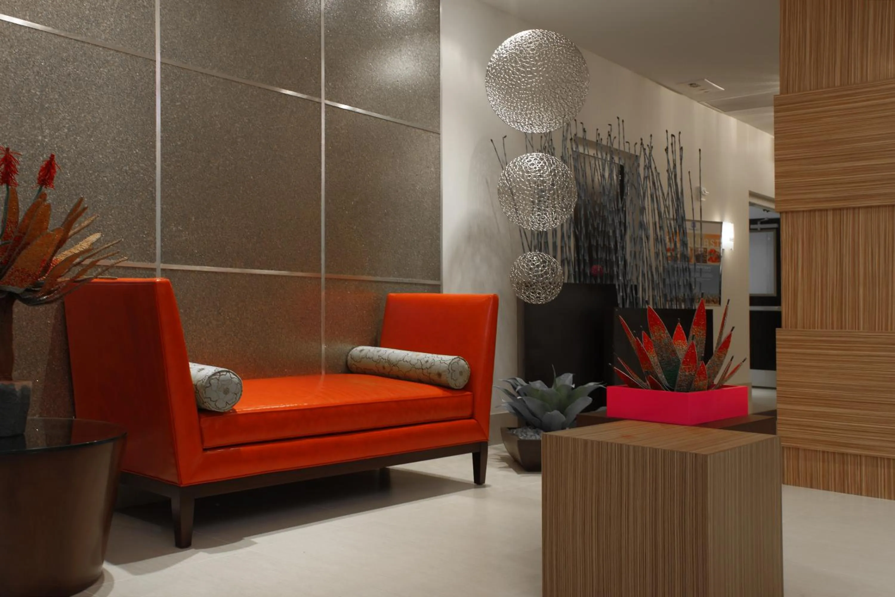 Lobby or reception in DoubleTree by Hilton Sarasota Bradenton Airport