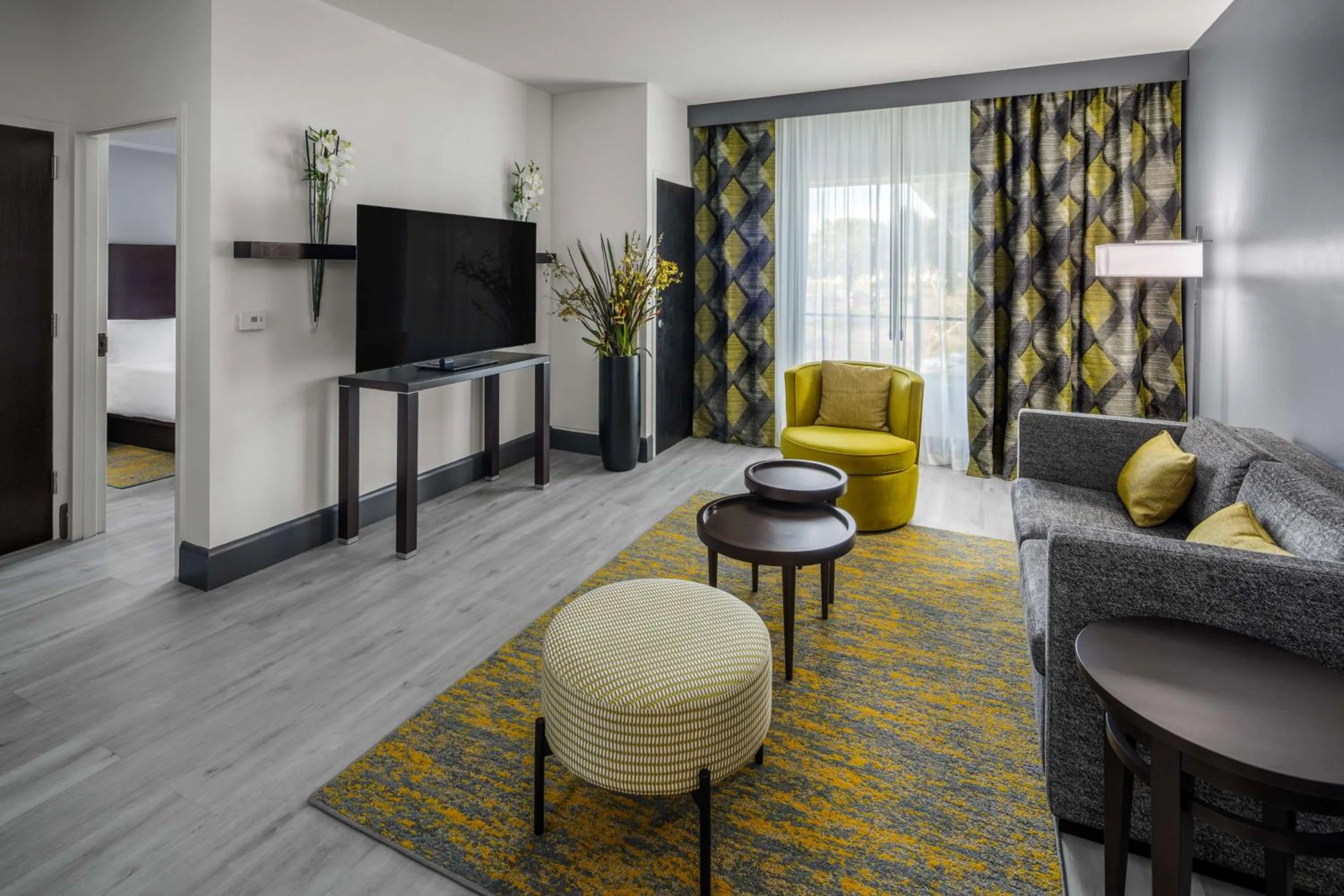 Living room in DoubleTree by Hilton Sarasota Bradenton Airport