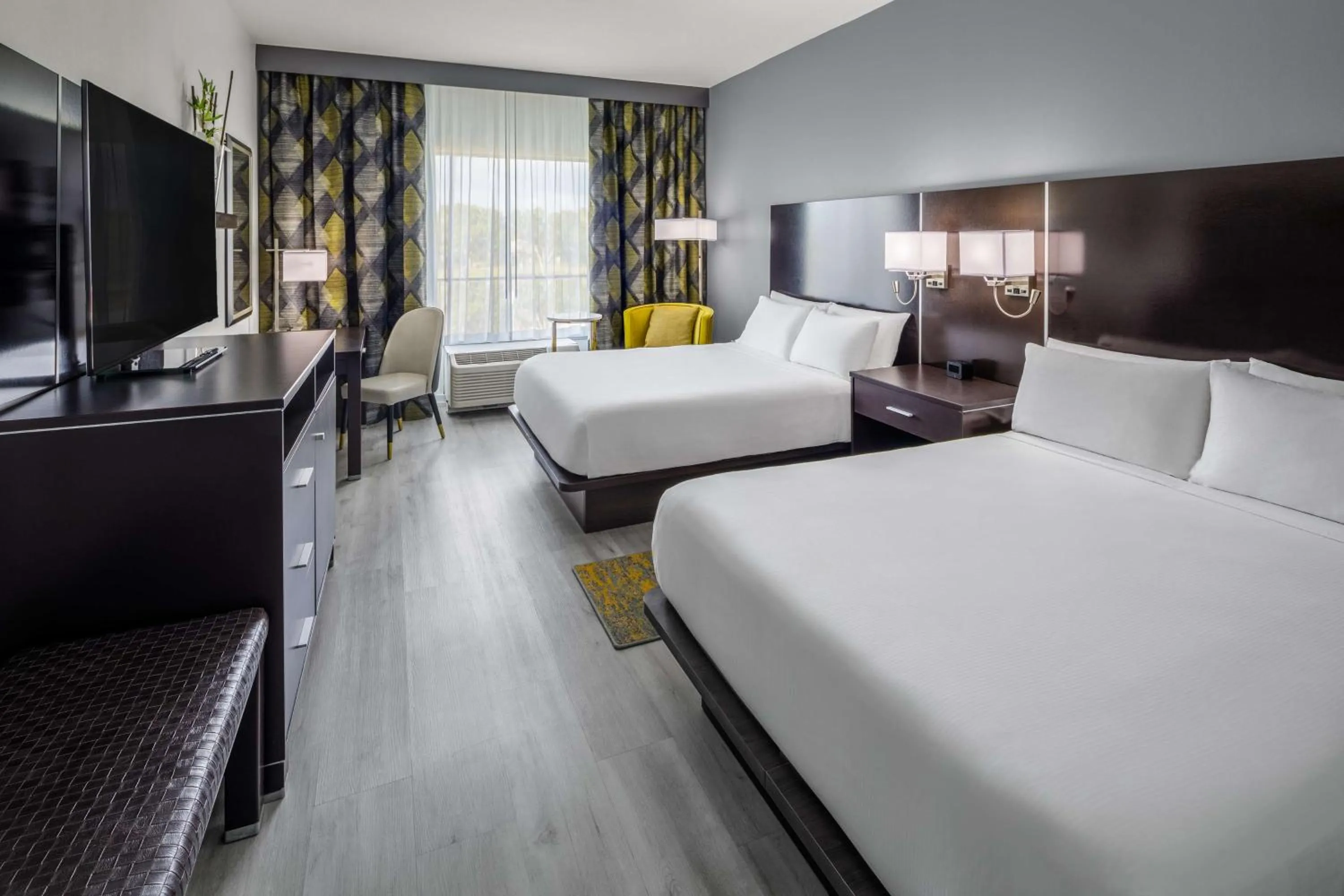 Bedroom, Bed in DoubleTree by Hilton Sarasota Bradenton Airport