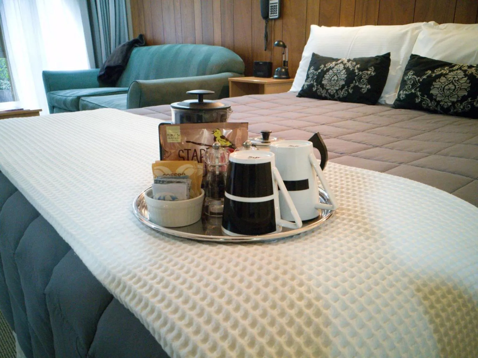 Non alcoholic drinks, Bed in 299 On Devon West