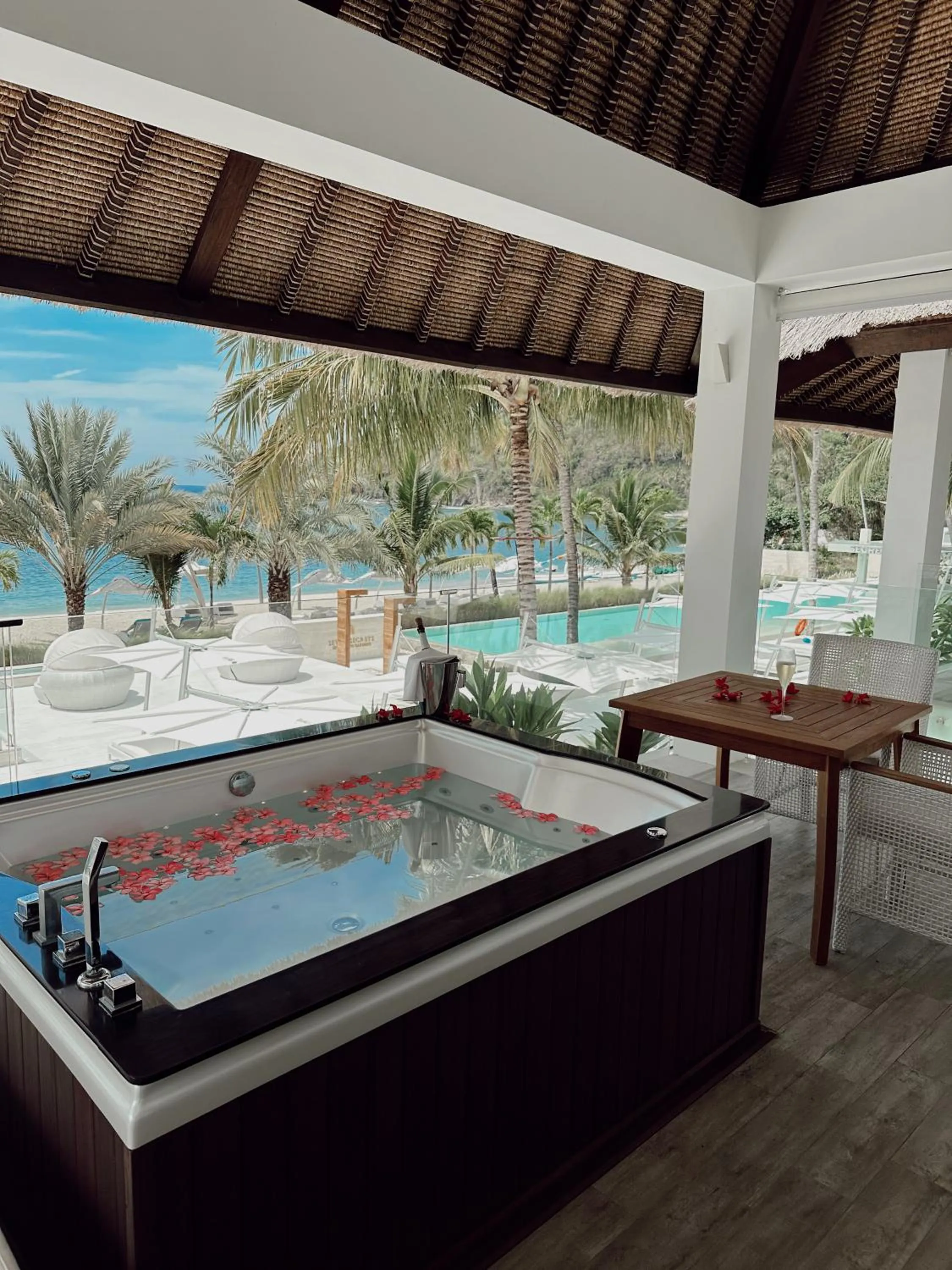 Hot Tub in Seven Secrets by Hanging Gardens