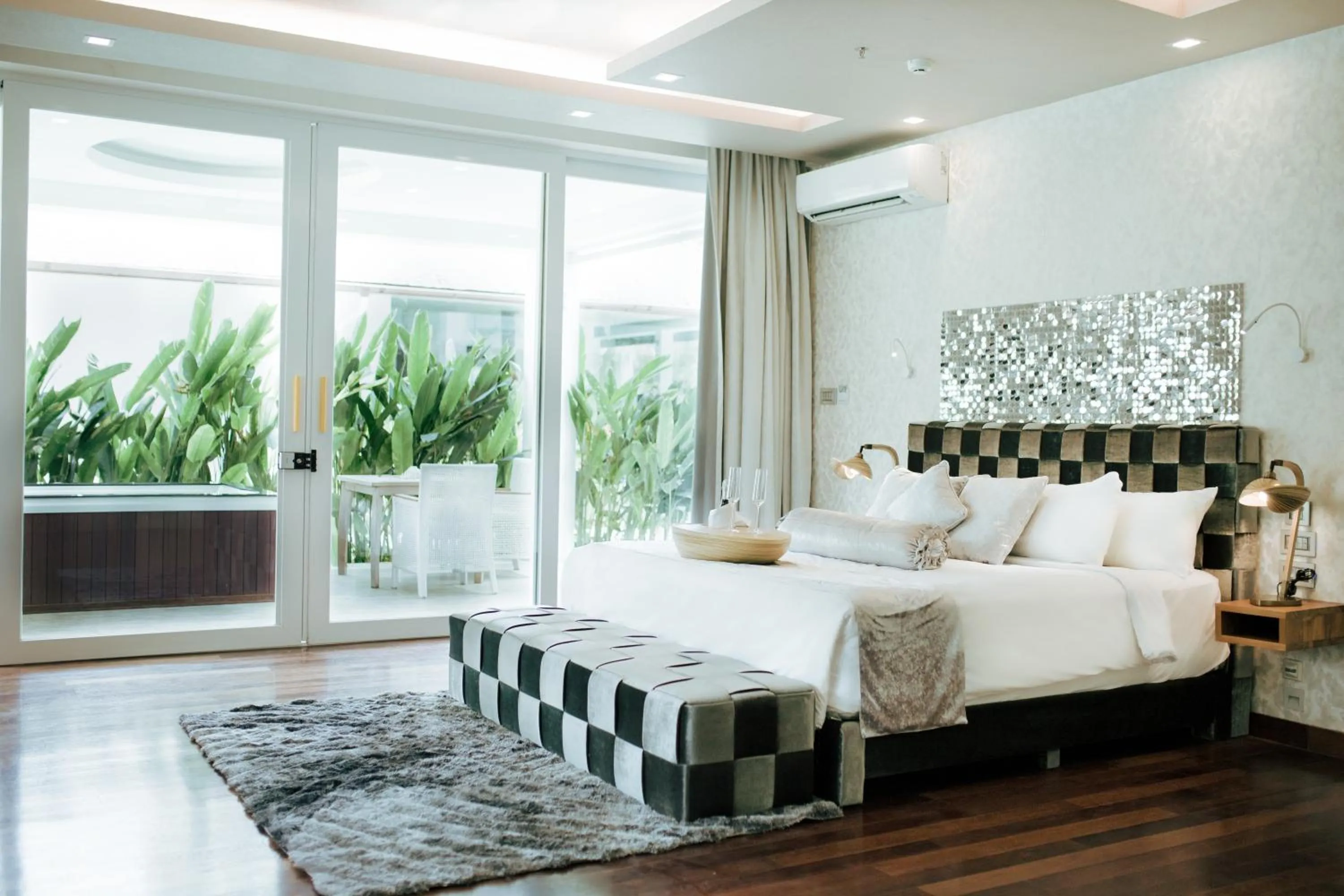 Bedroom, Bed in Seven Secrets by Hanging Gardens