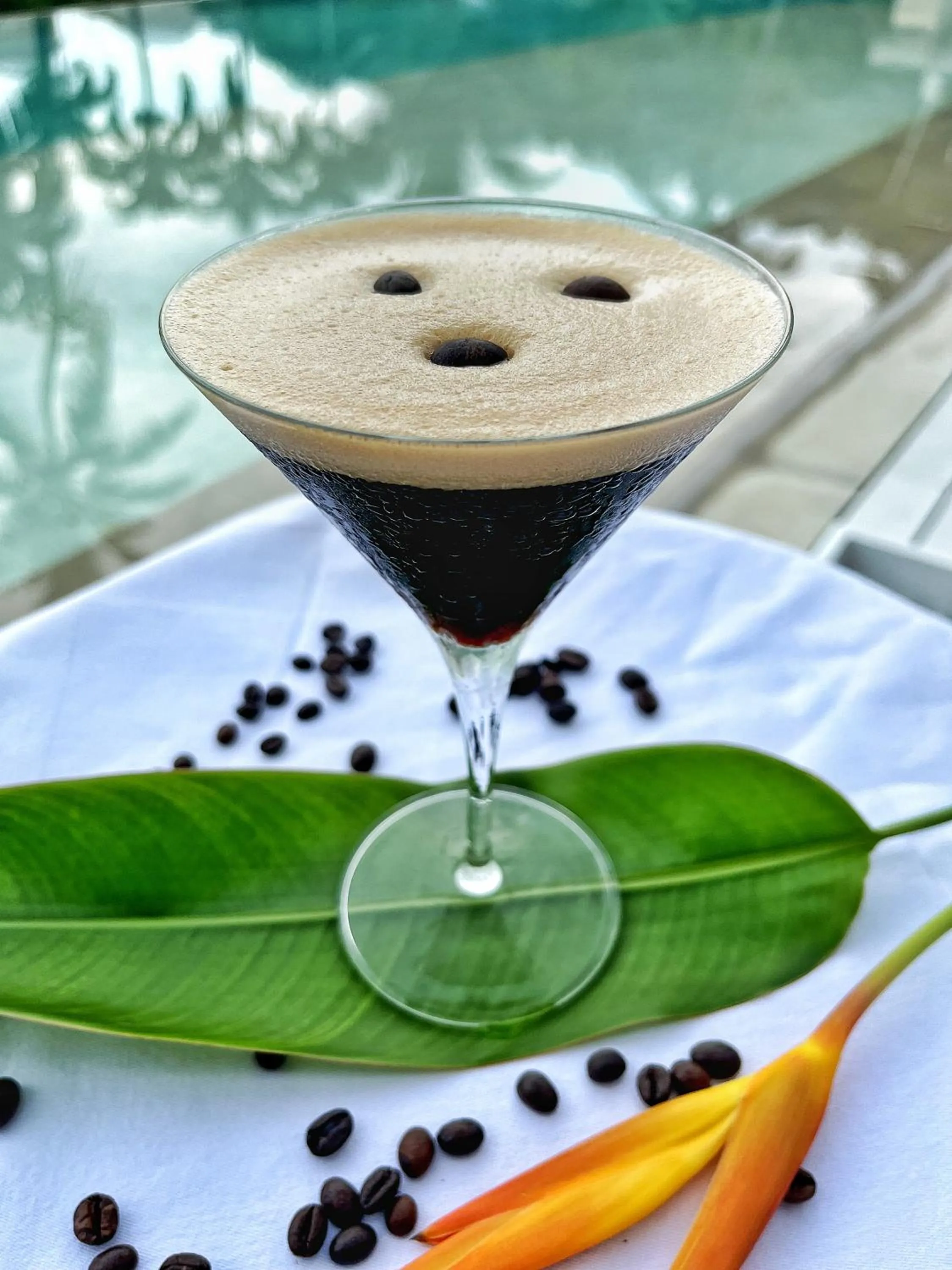 Drinks in Seven Secrets by Hanging Gardens