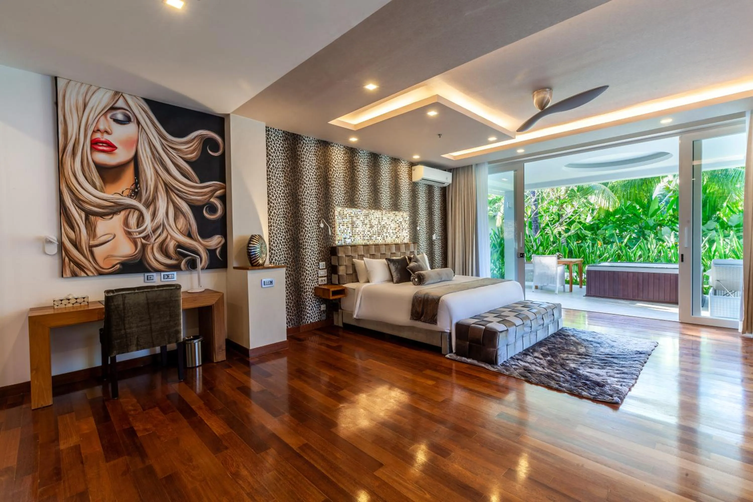 Photo of the whole room, Bed in Seven Secrets by Hanging Gardens