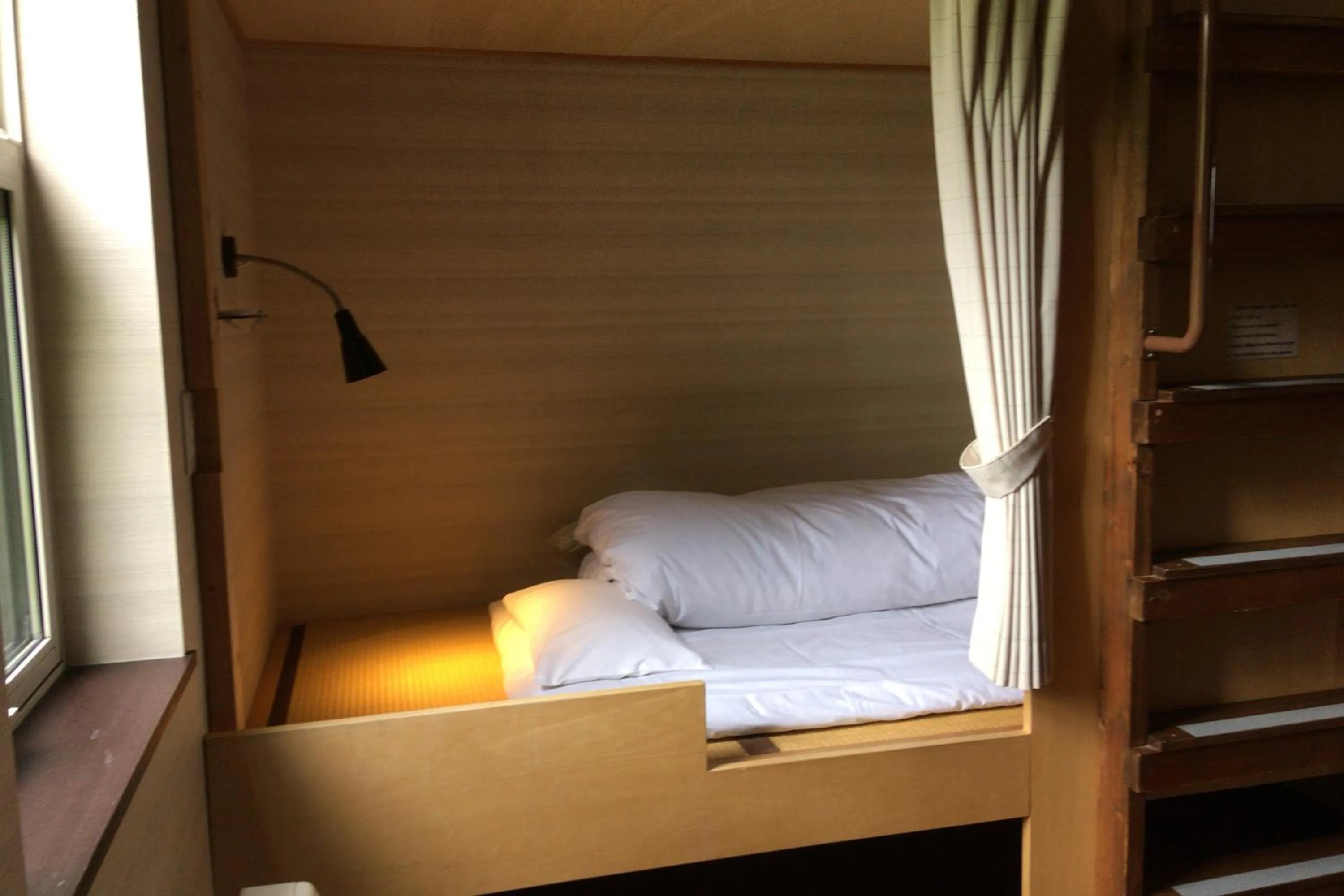 Bedroom, Bed in Niseko Tabi-tsumugi Backpackers