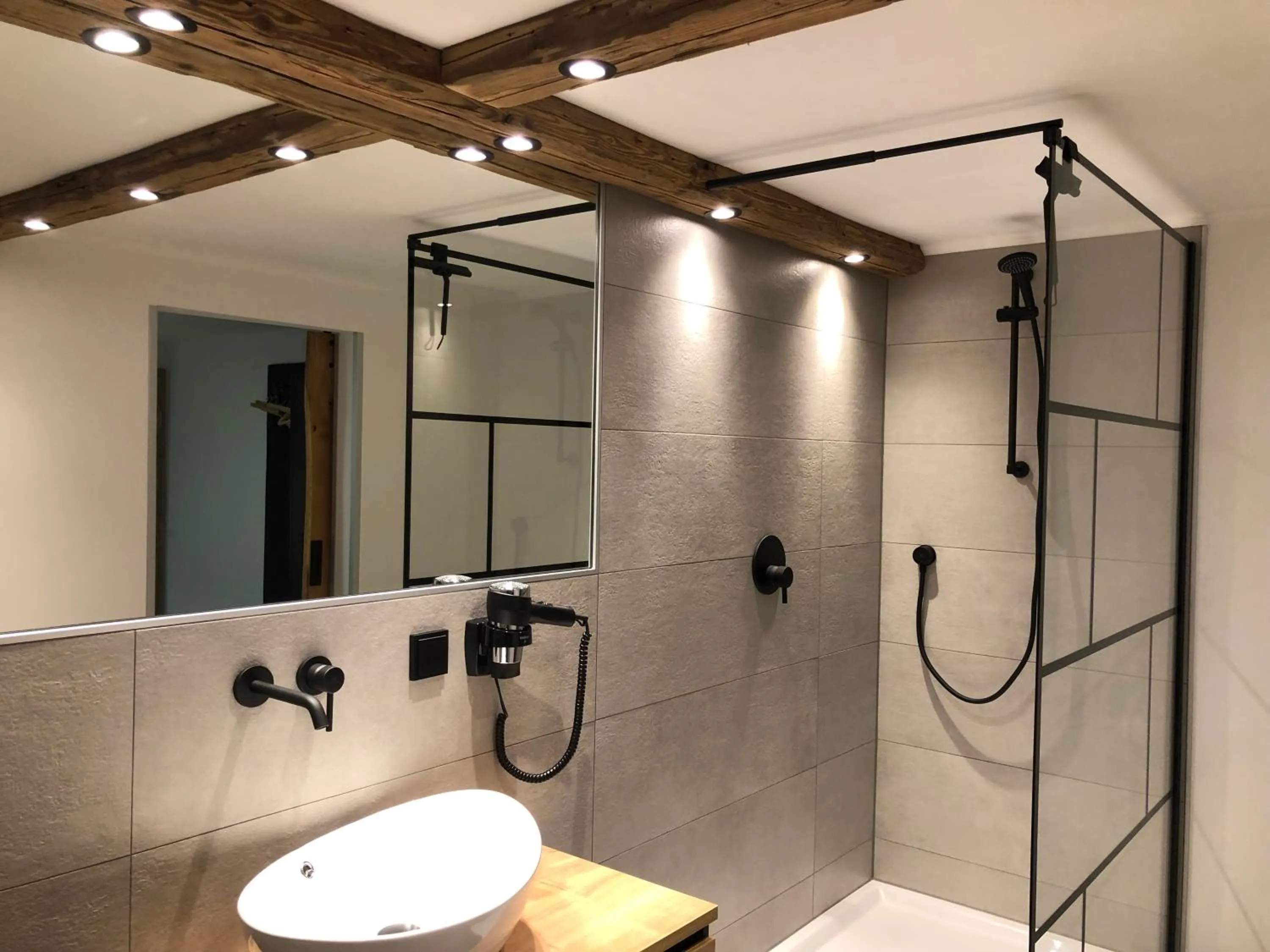 Shower in Hotel Weilerhof