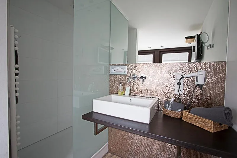 Shower in Hotel Weilerhof