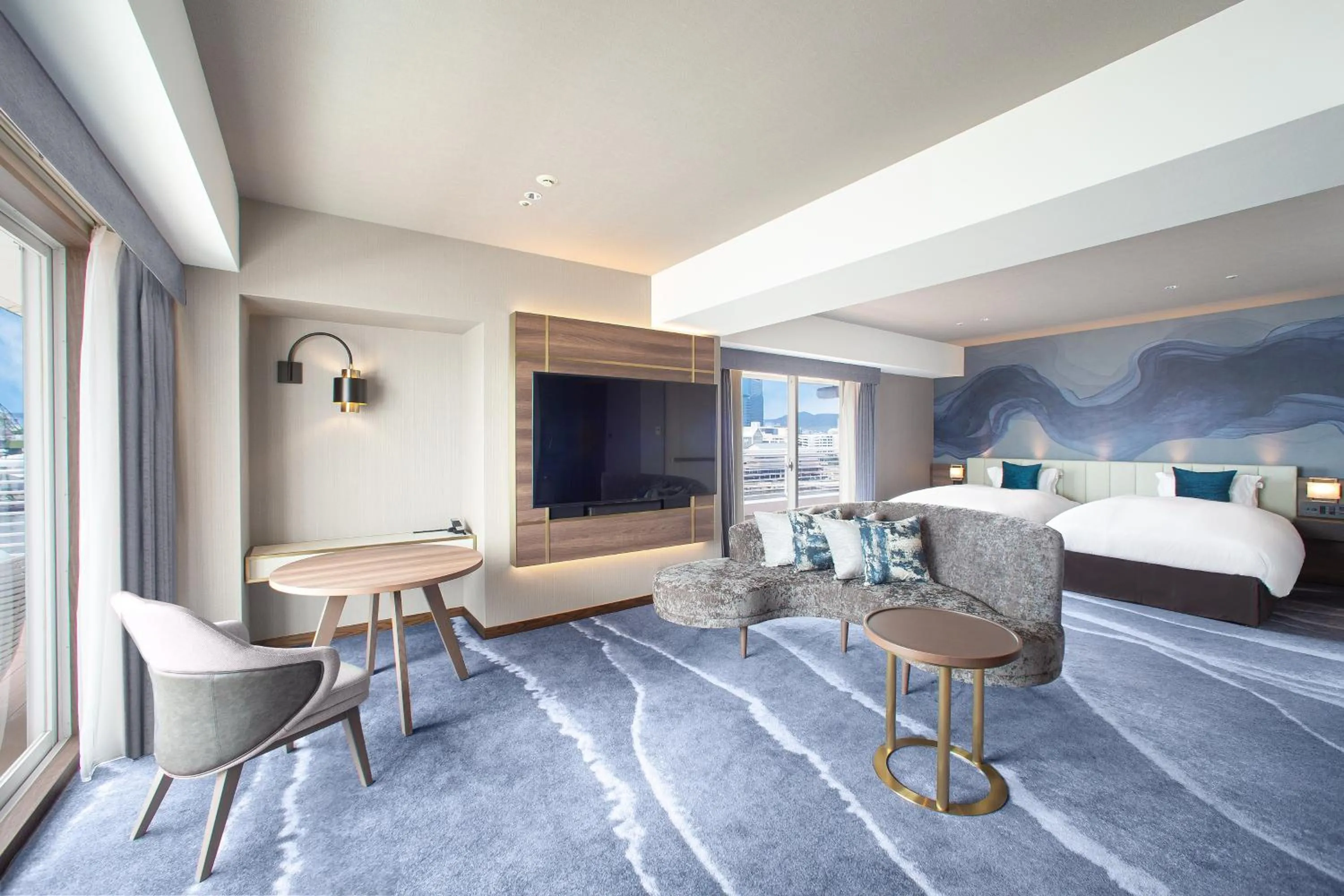 Photo of the whole room, Bed in Kobe Meriken Park Oriental Hotel