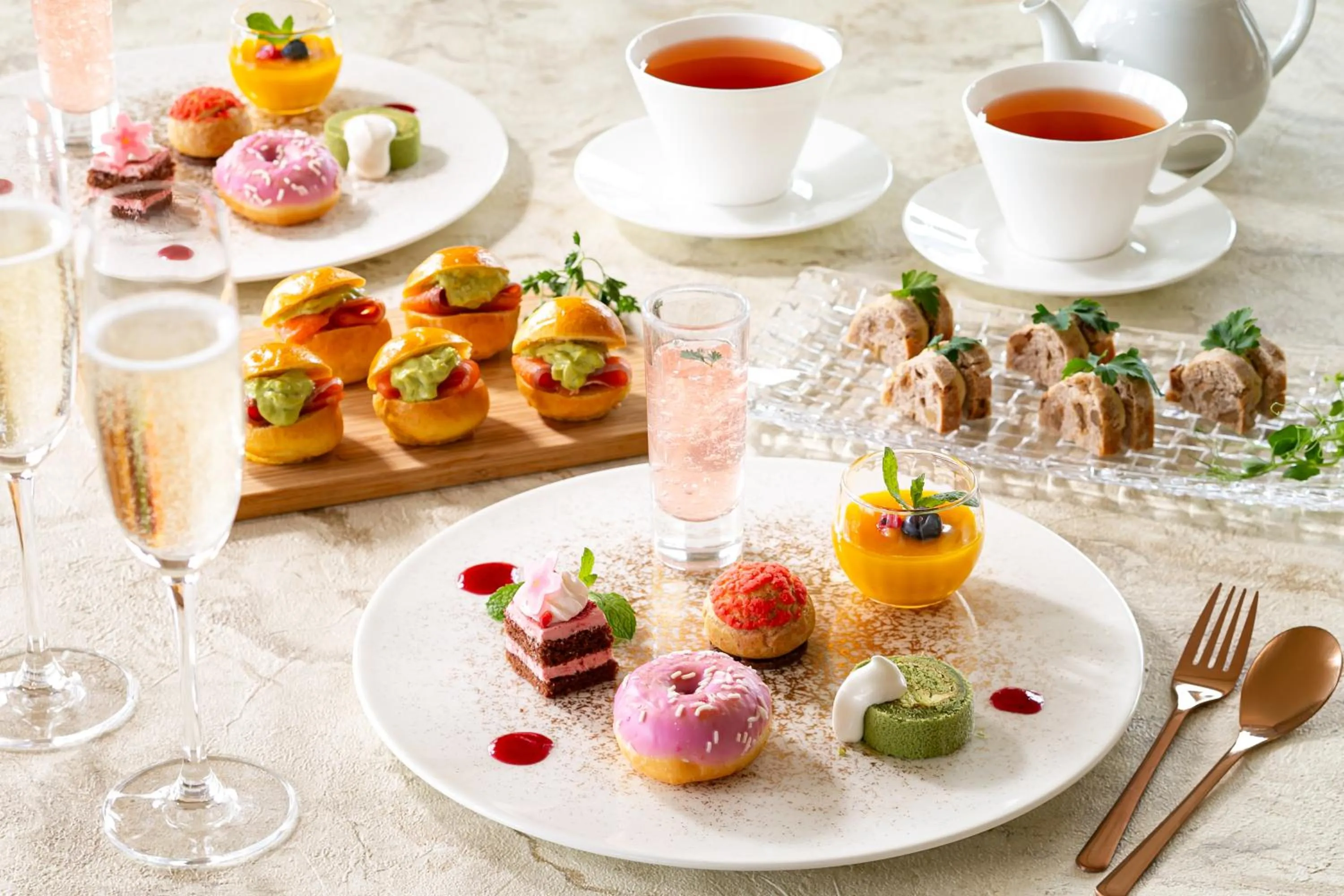 Lounge or bar in Kobe Meriken Park Oriental Hotel