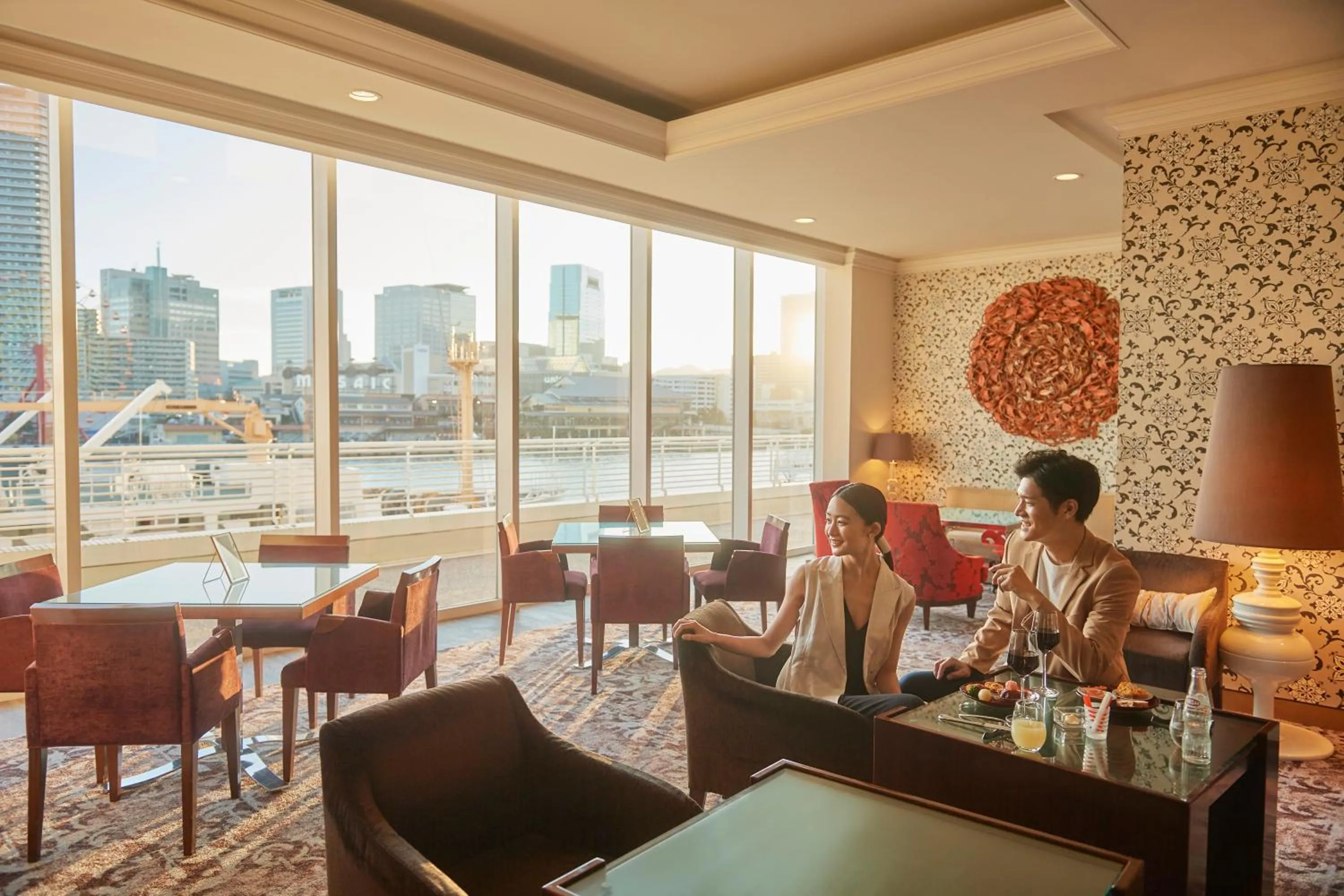Lounge or bar in Kobe Meriken Park Oriental Hotel