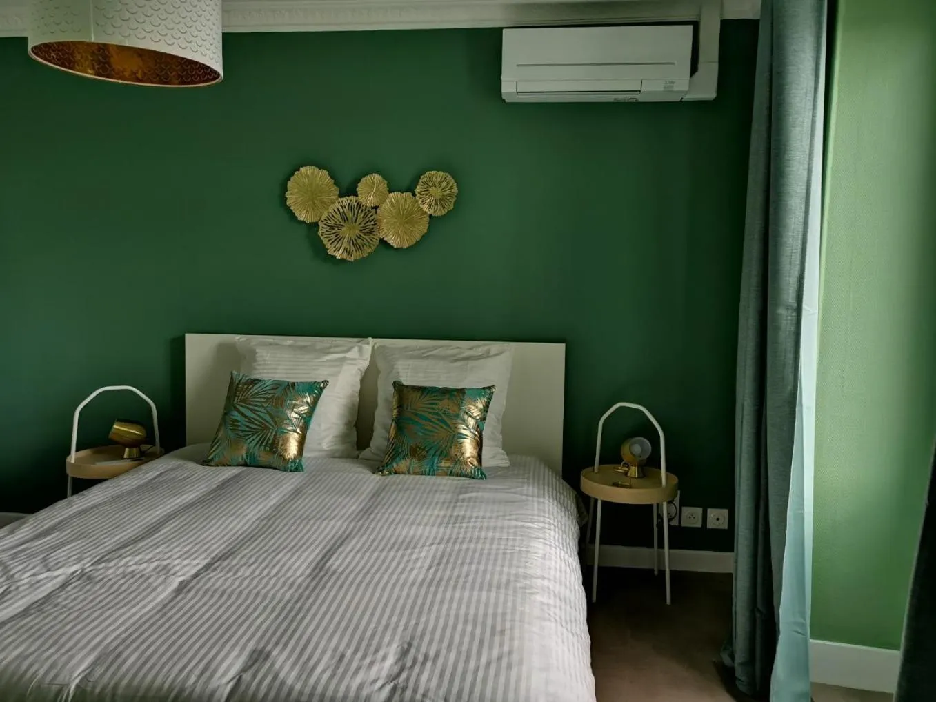 Bed in Lamarck Guest