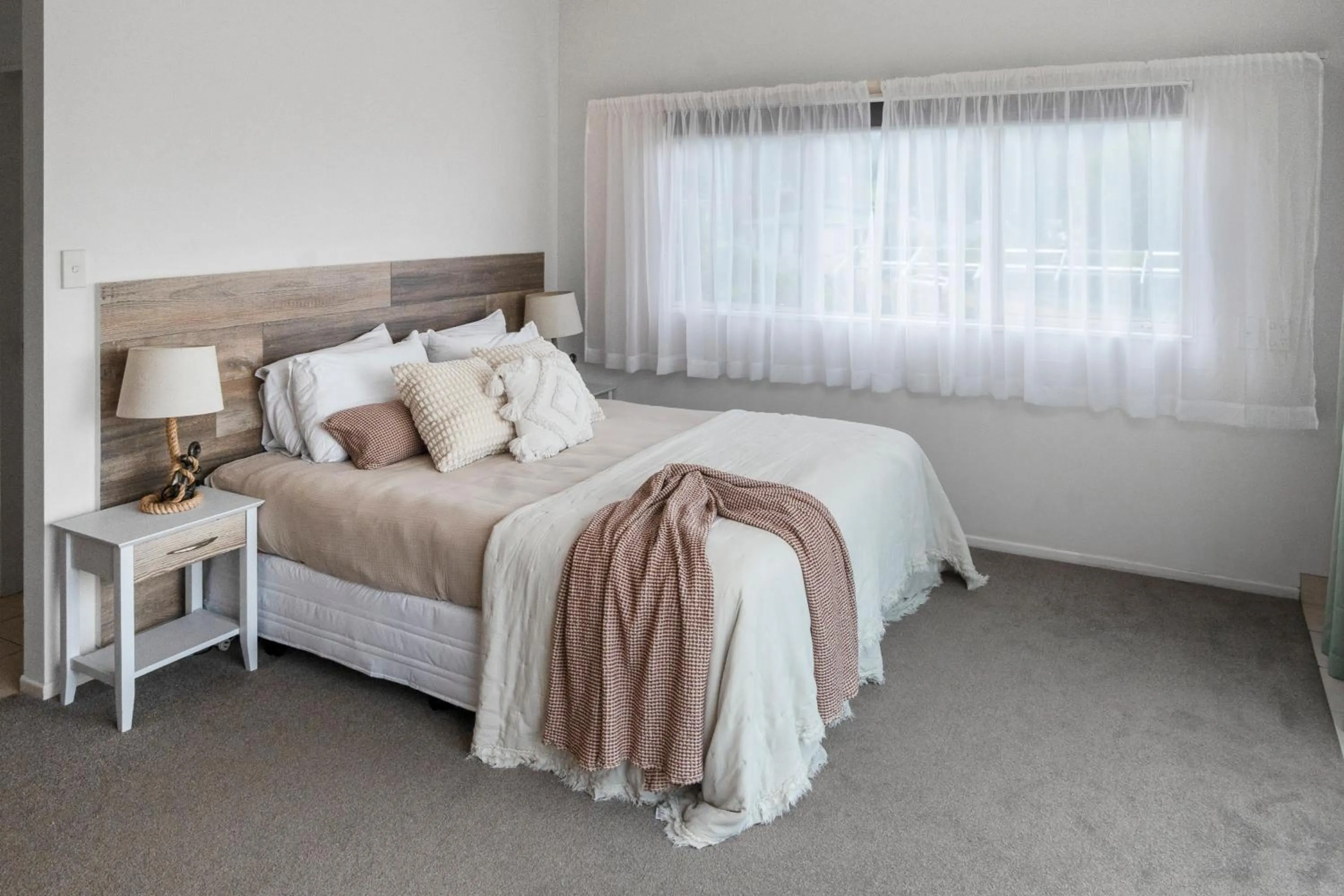 Bed in ASURE Admirals View Motel