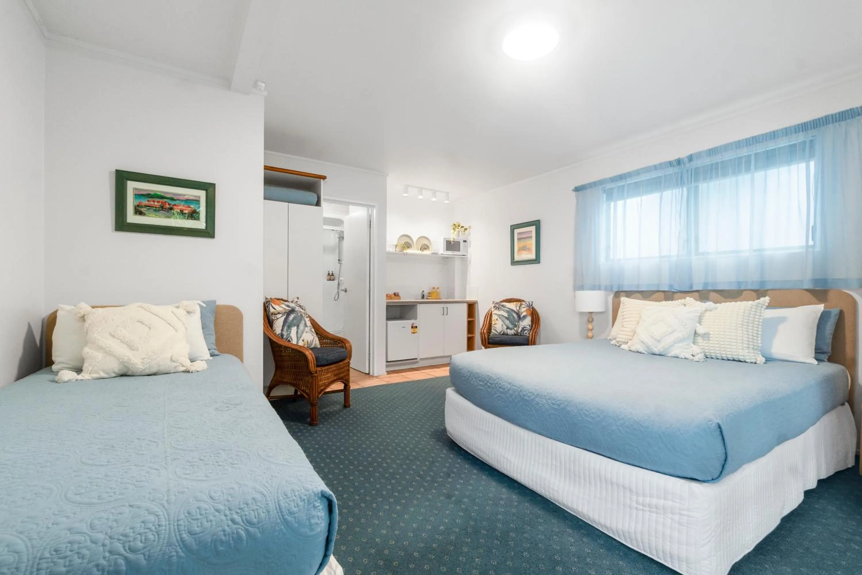 Bed in ASURE Admirals View Motel