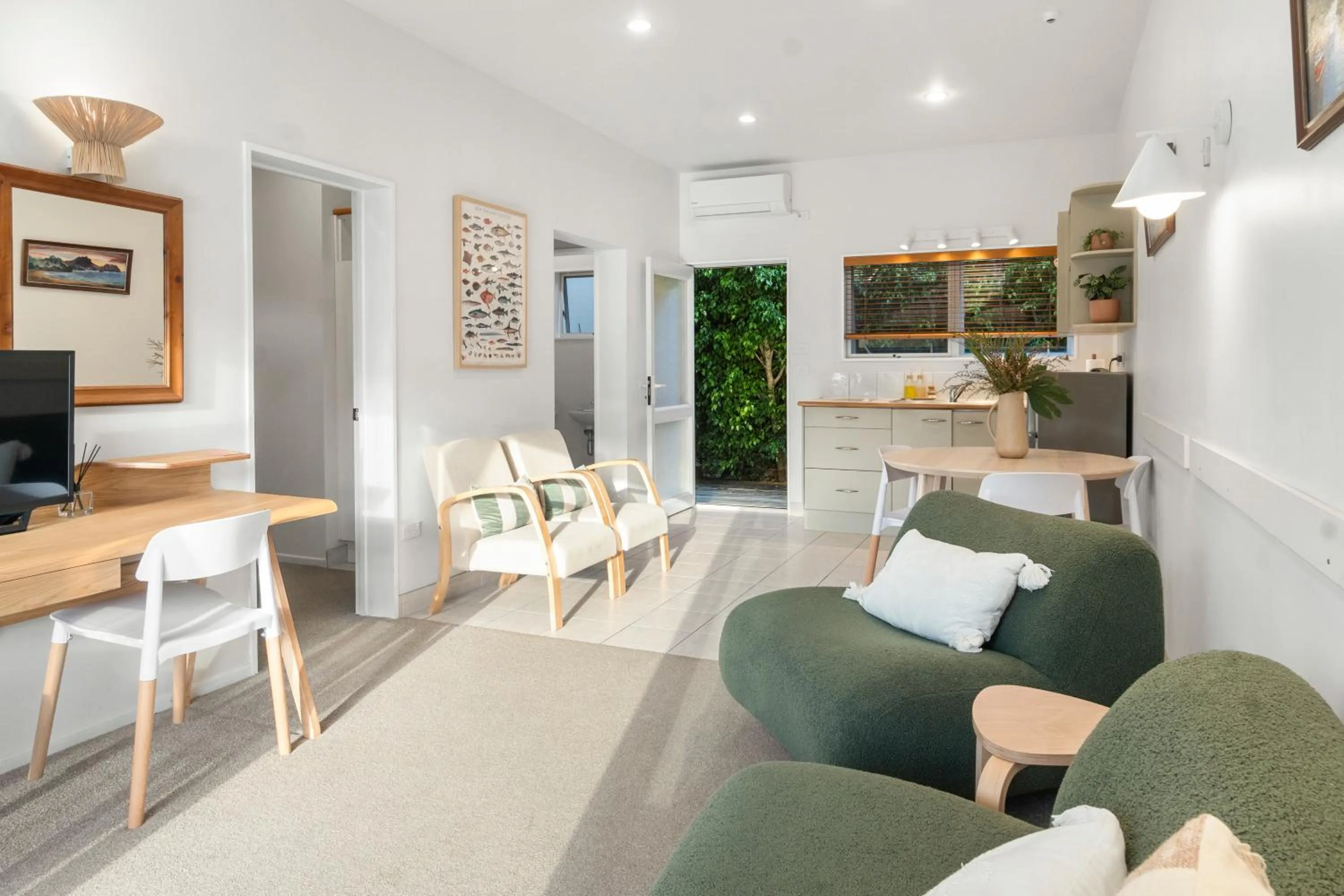 Living room in ASURE Admirals View Motel