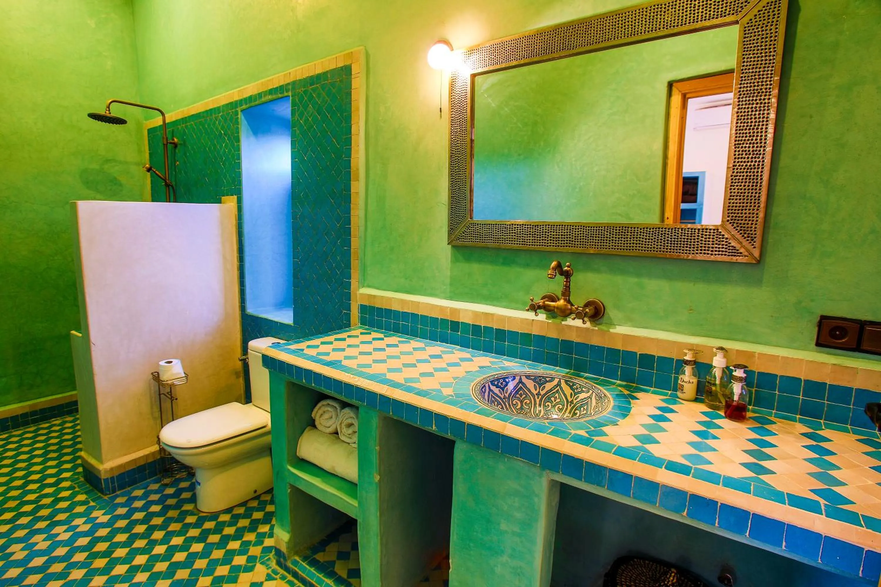 Bathroom in RiadSuerteloca Merzouga