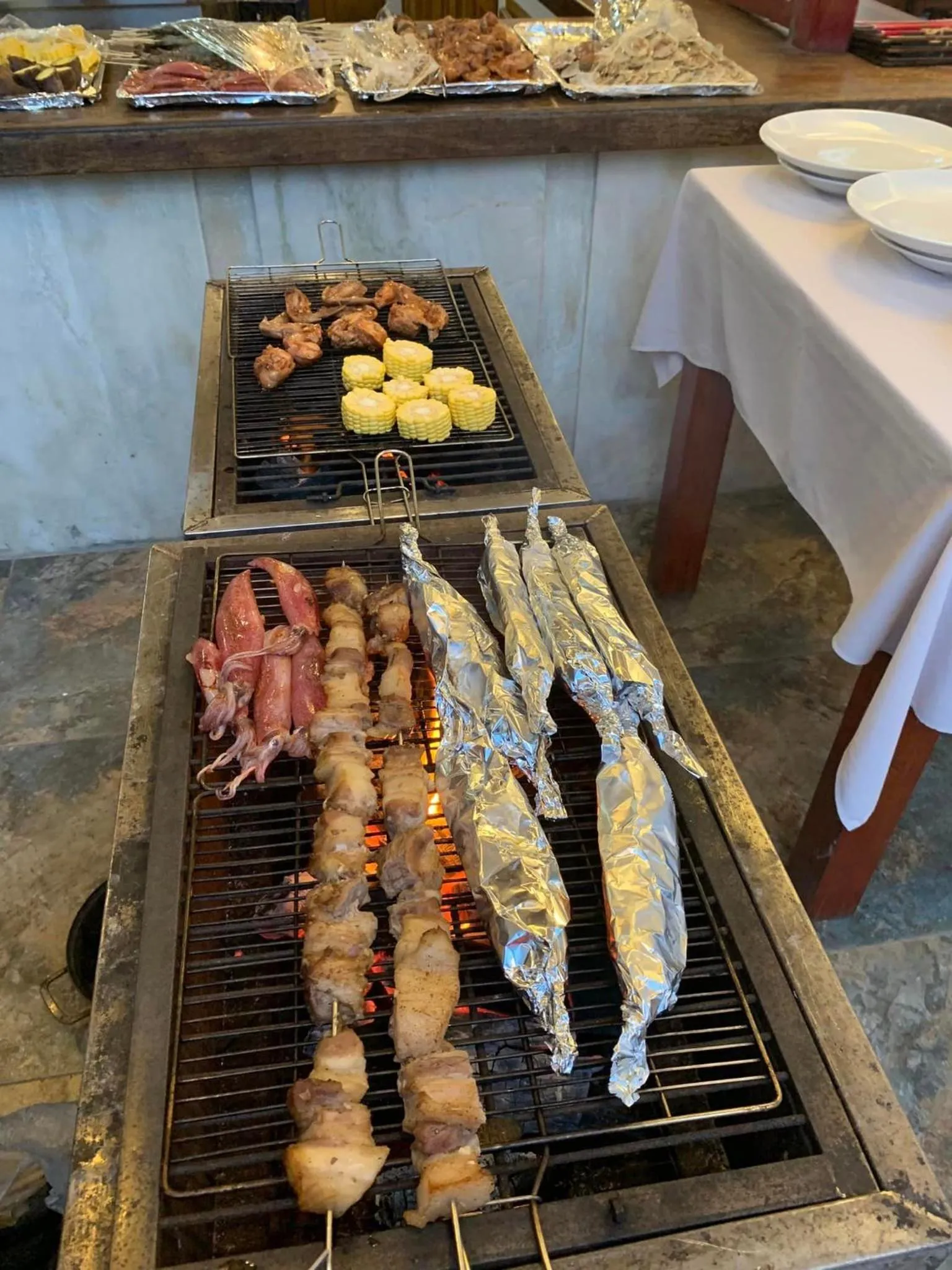 Restaurant/places to eat in Full Moon Village Resort