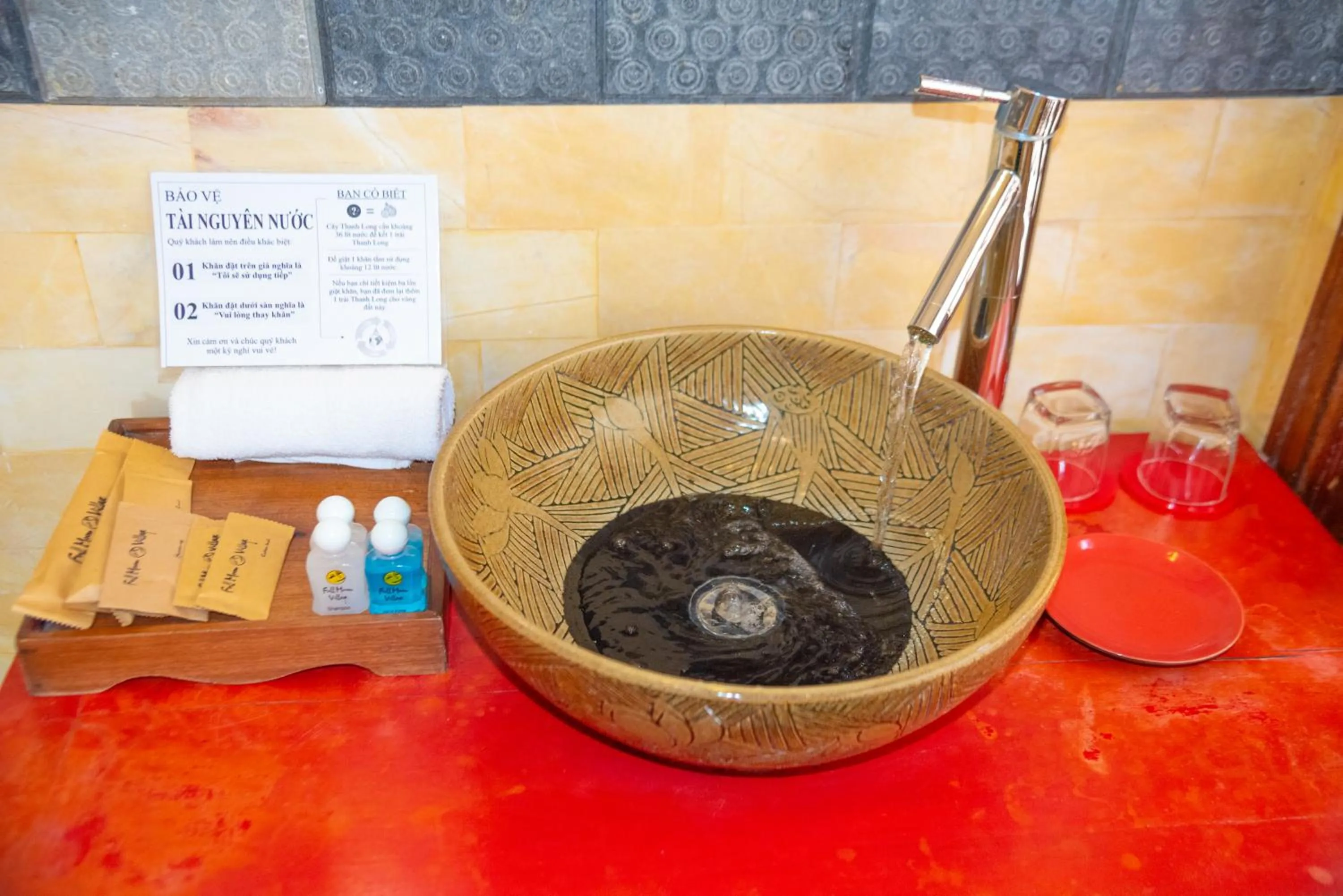 Shower in Full Moon Village Resort