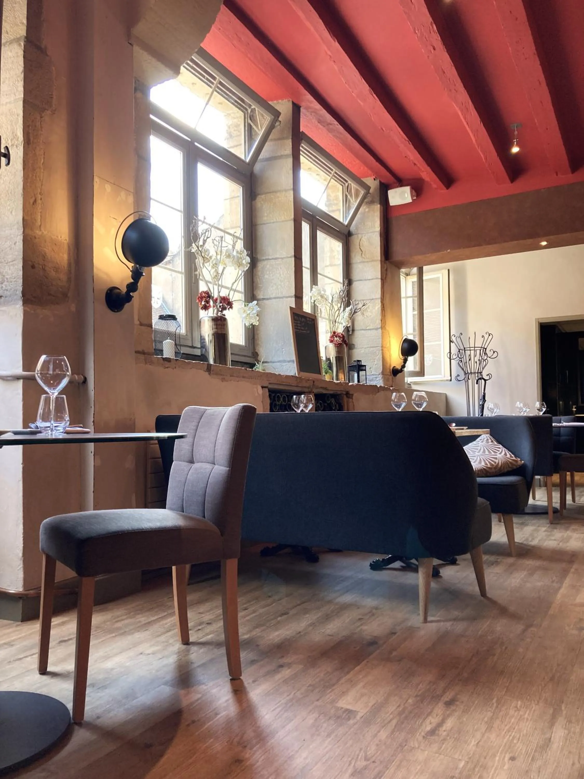 Restaurant/places to eat in Le Corbeau