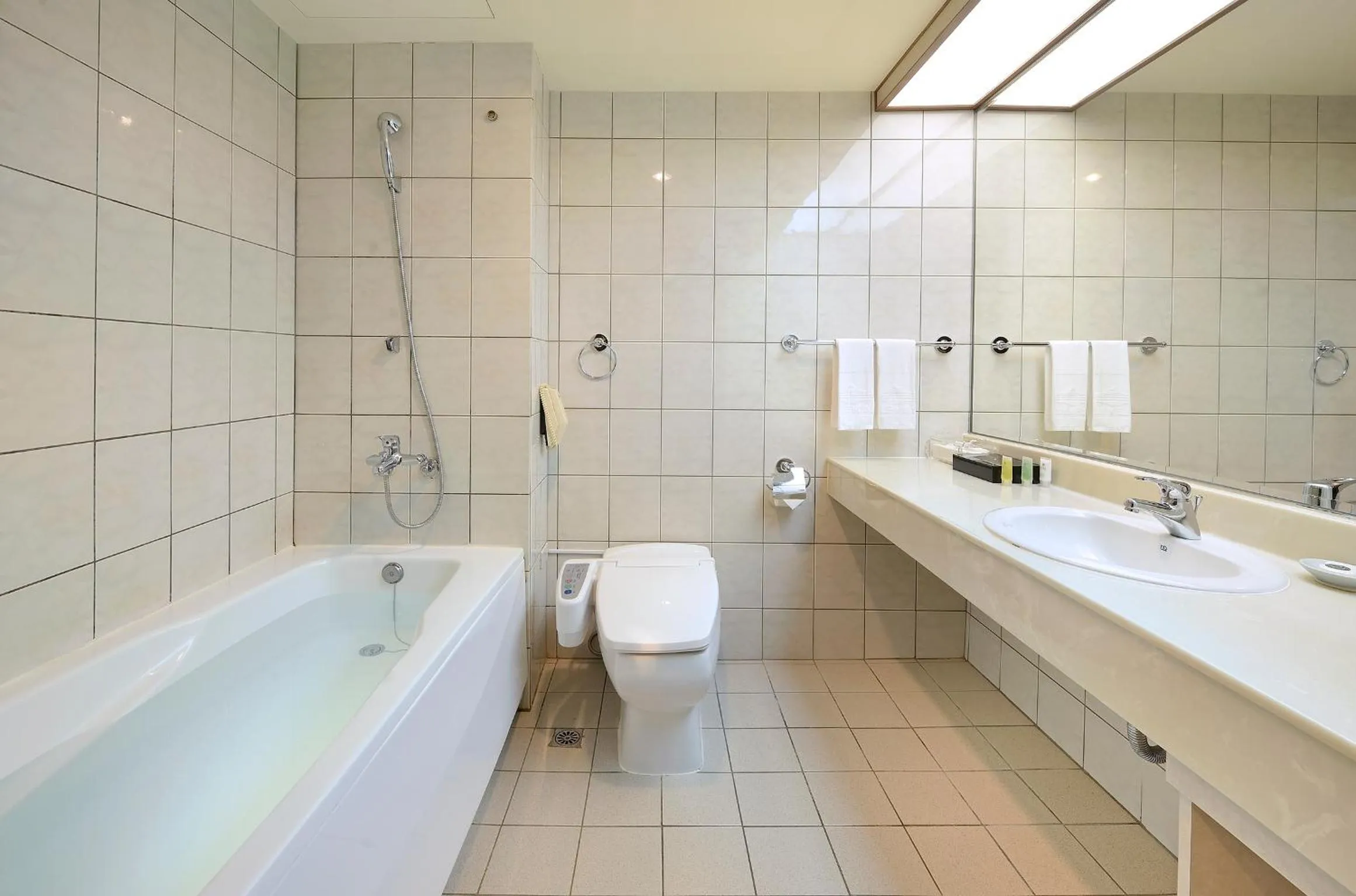 Bathroom in Le Midi Hotel Jungli