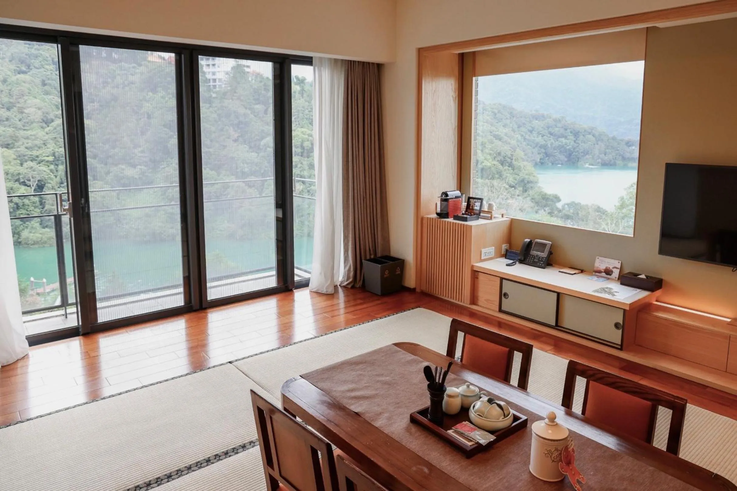 Bedroom in Fleur de Chine Hotel