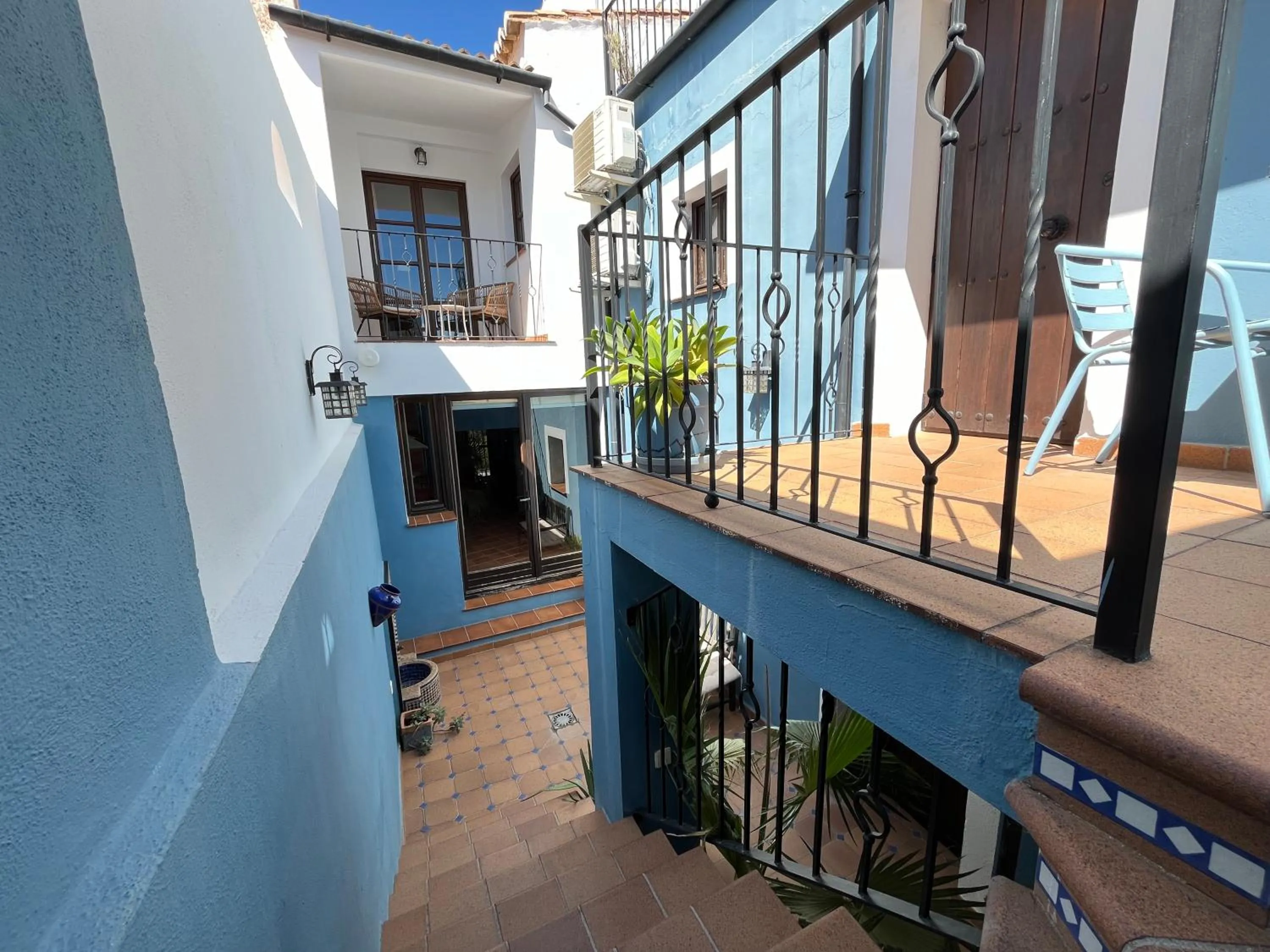 Patio in Boabdil Guesthouse