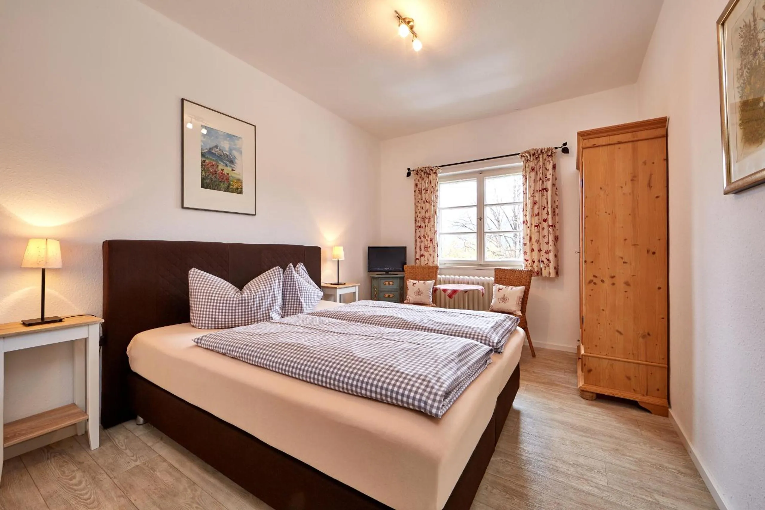 Photo of the whole room, Bed in Olympiahaus