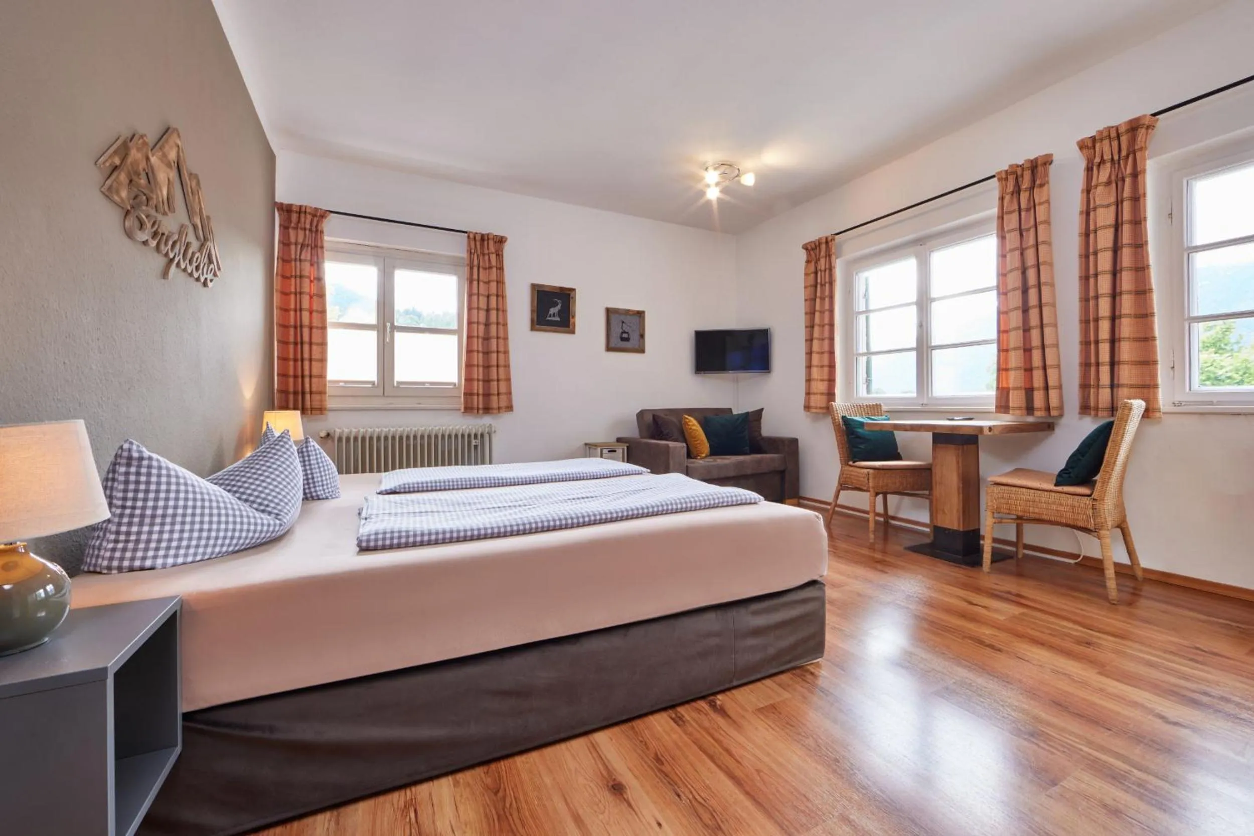 Photo of the whole room, Bed in Olympiahaus