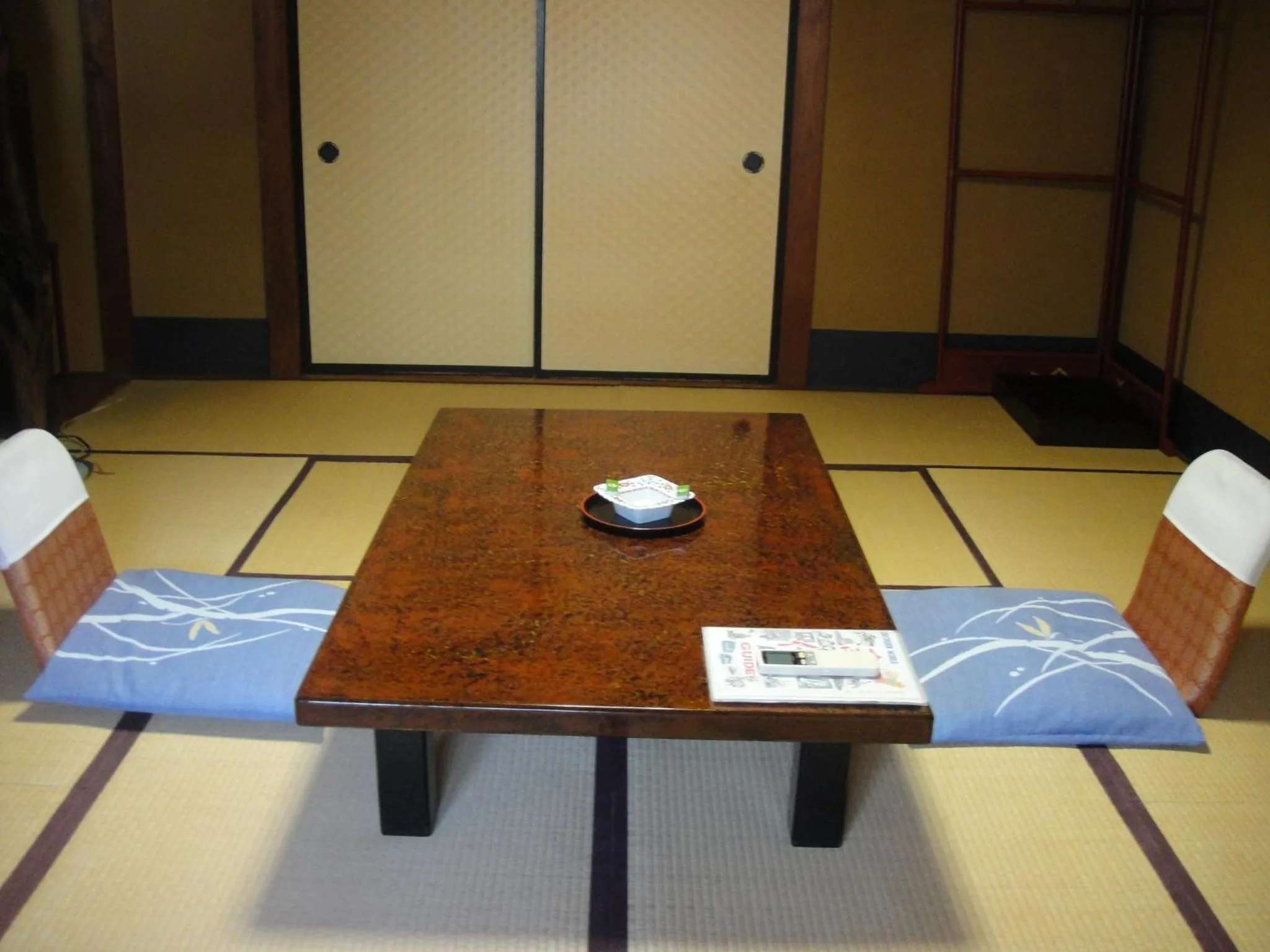 Seating area in Kurhaus Ishibashi Ryokan