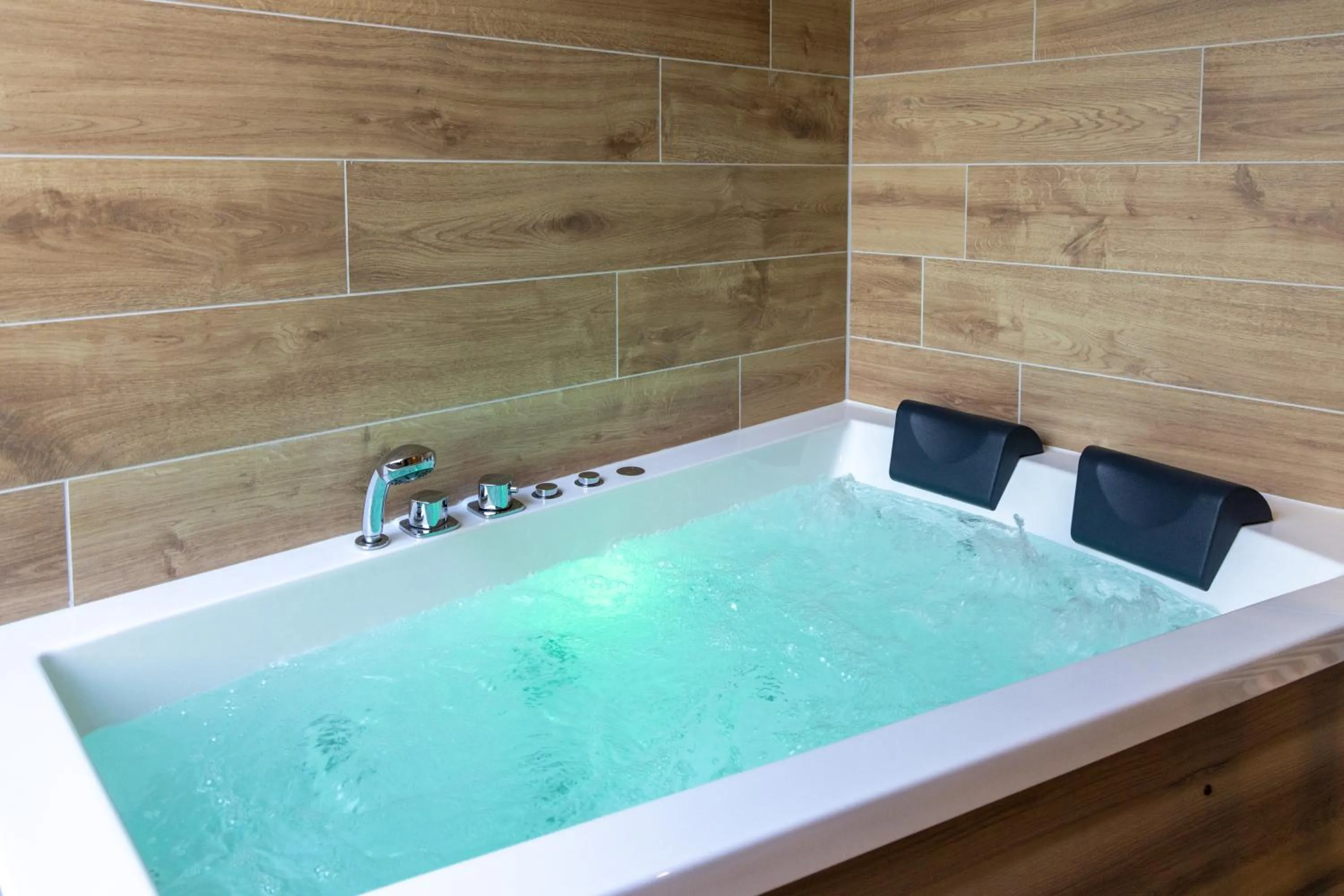 Hot Tub in Center Parcs Vossemeren