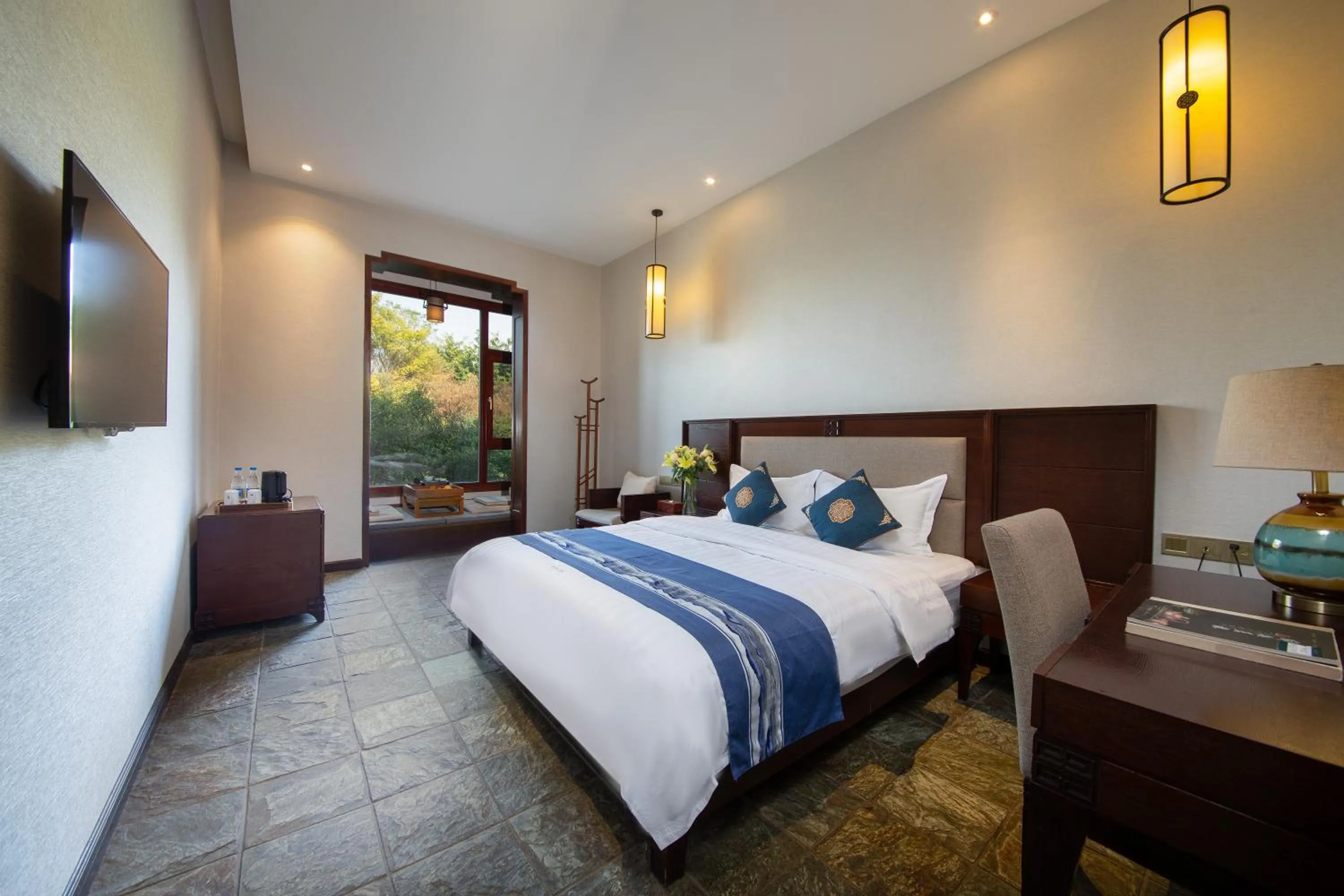 Photo of the whole room, Bed in Aroma Tea House