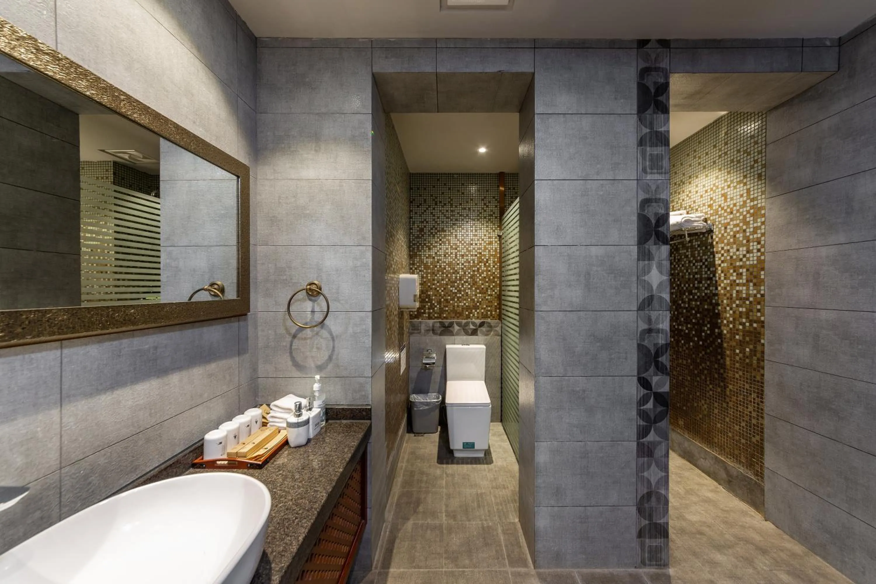 Toilet in Aroma Tea House