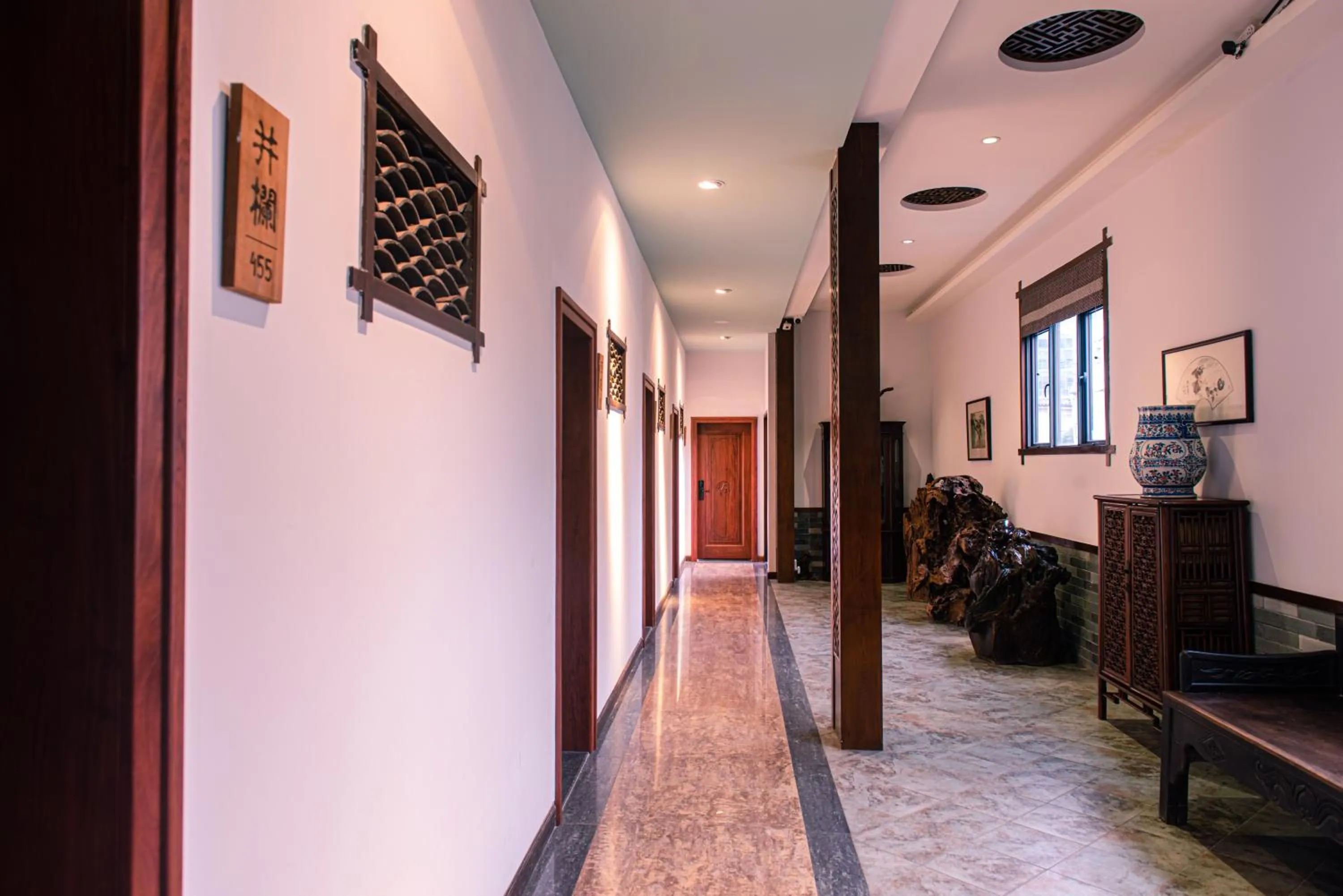 Decorative detail in Aroma Tea House