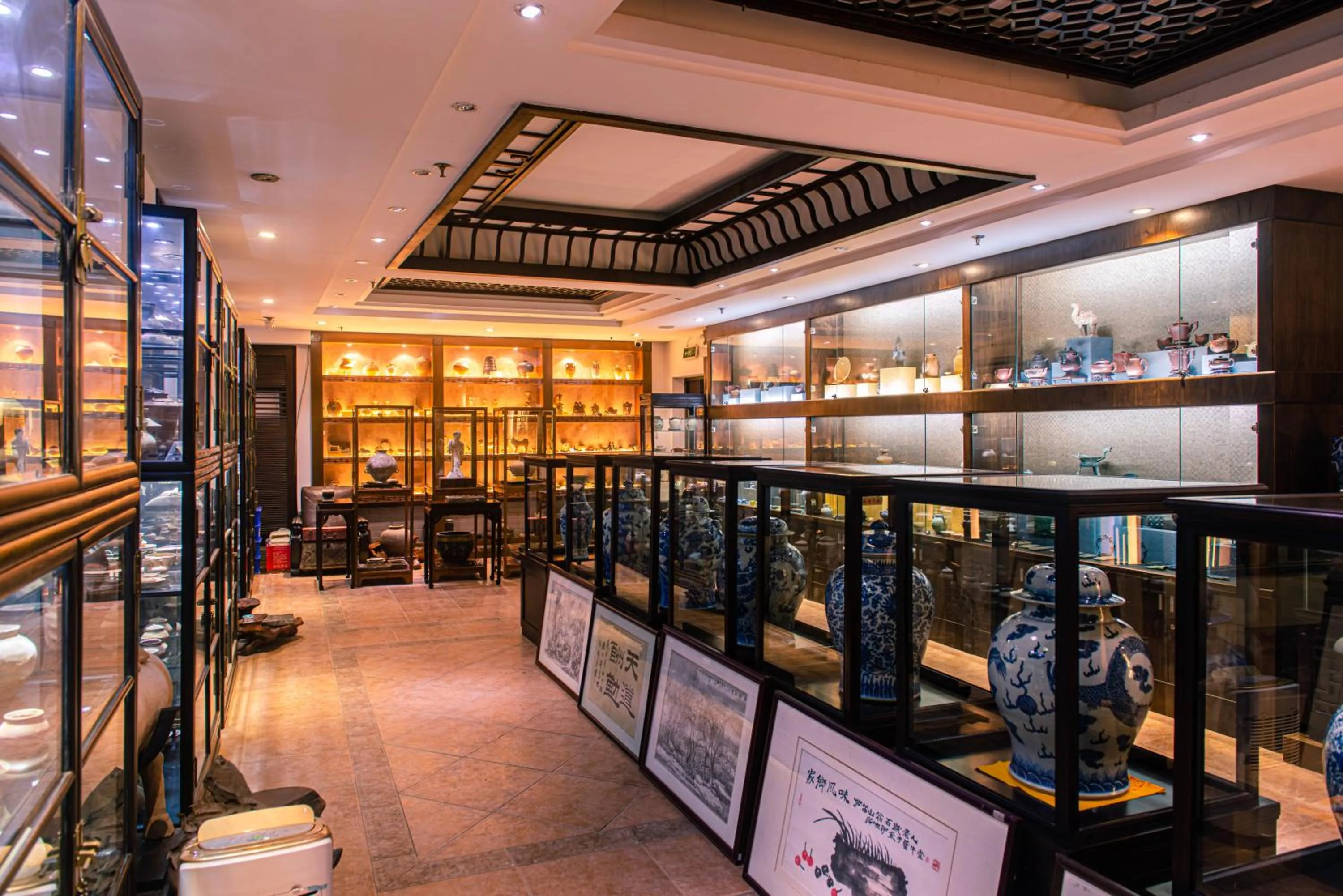 Area and facilities in Aroma Tea House