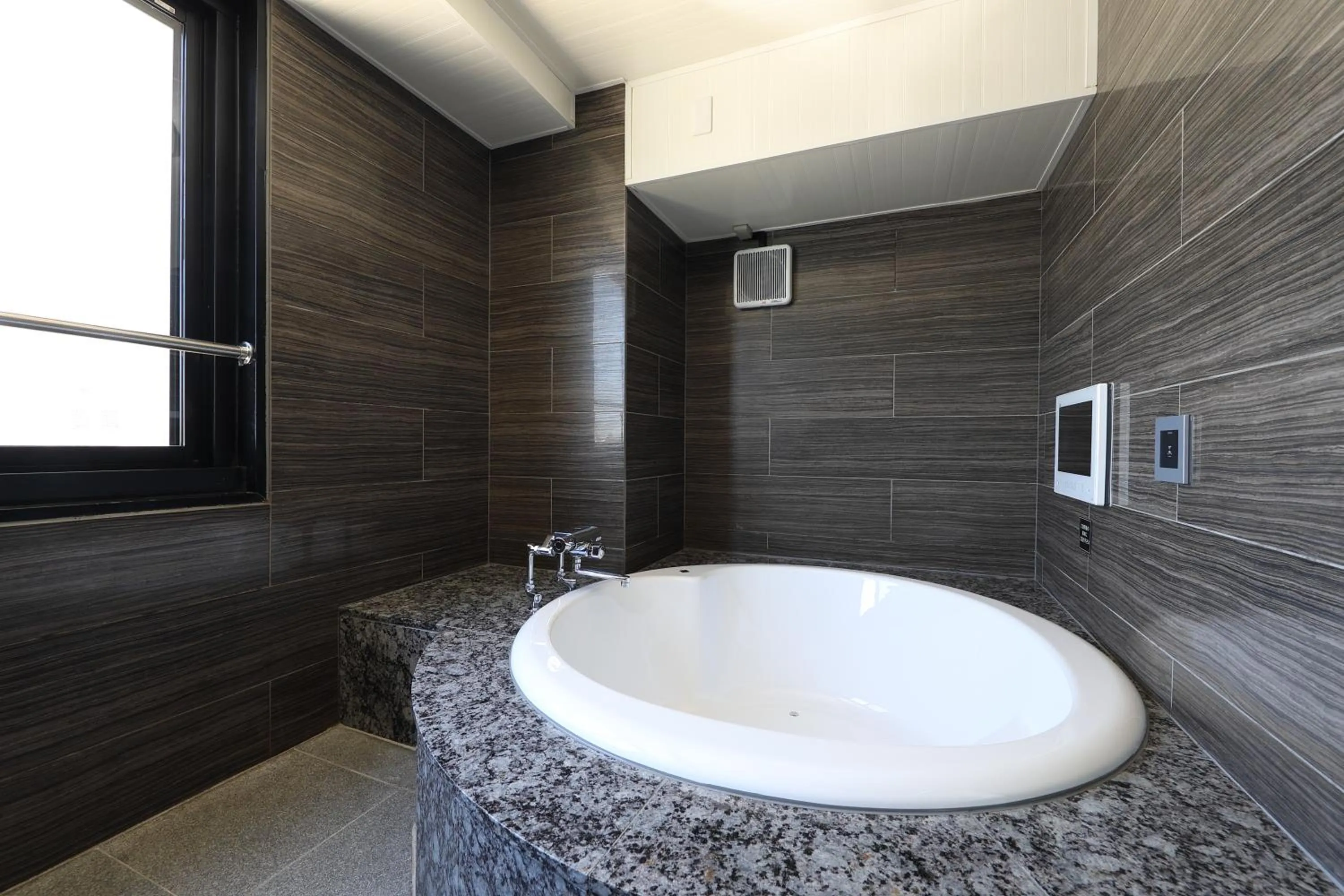 Bath in Hotel Valentine Chiryu