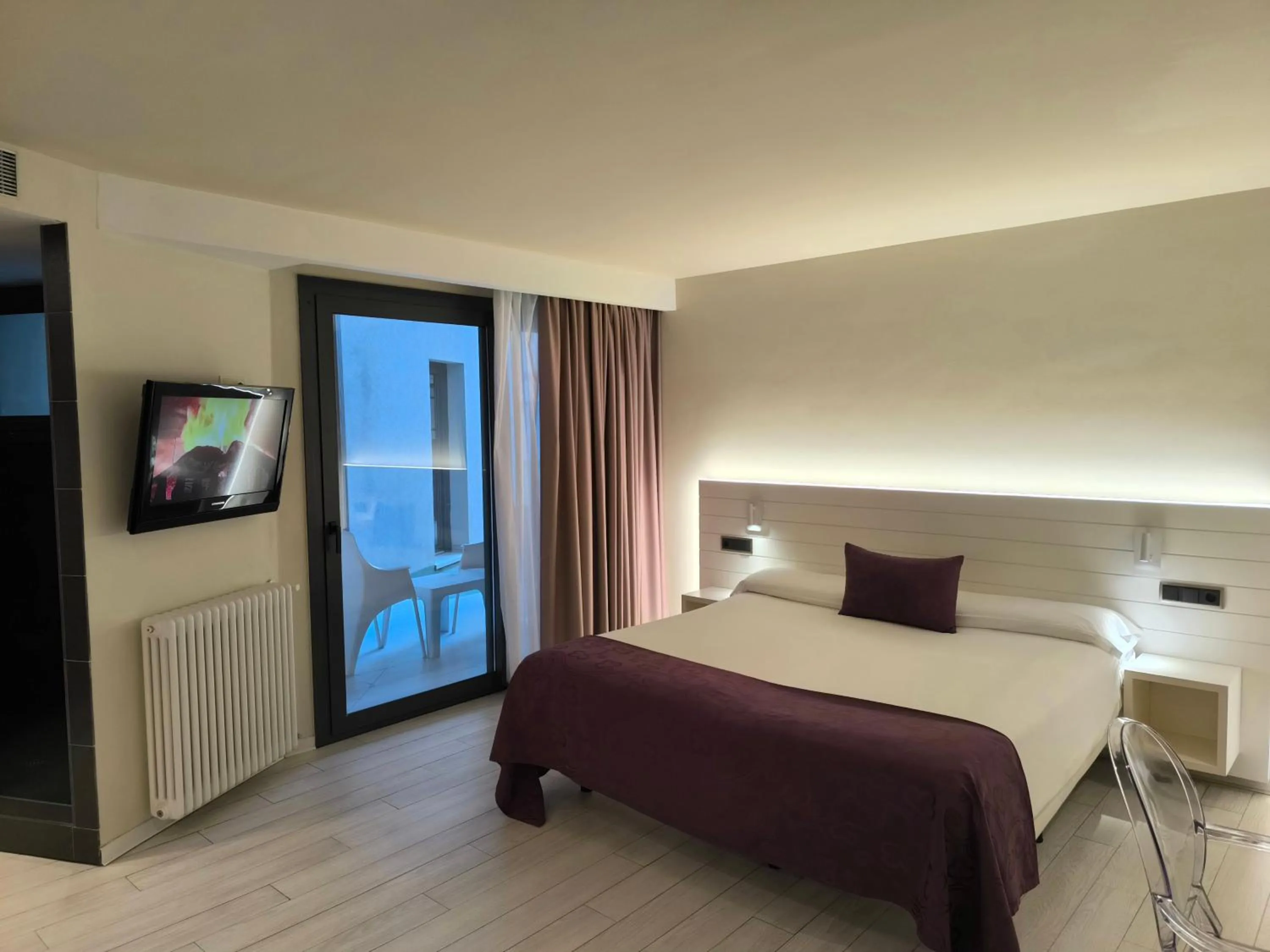 Property building, Bed in Hotel Spa La Terrassa