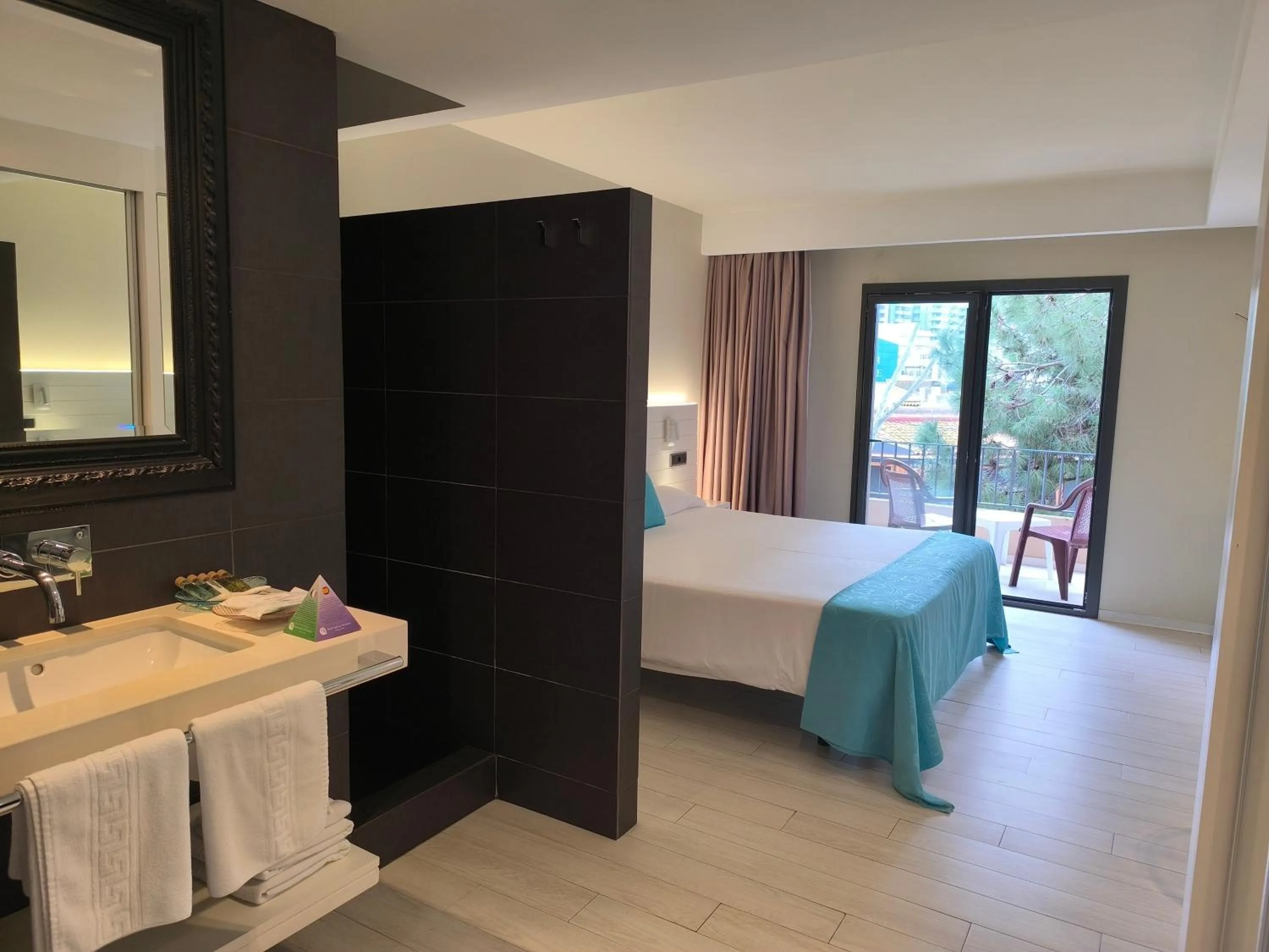 Property building, Bed in Hotel Spa La Terrassa