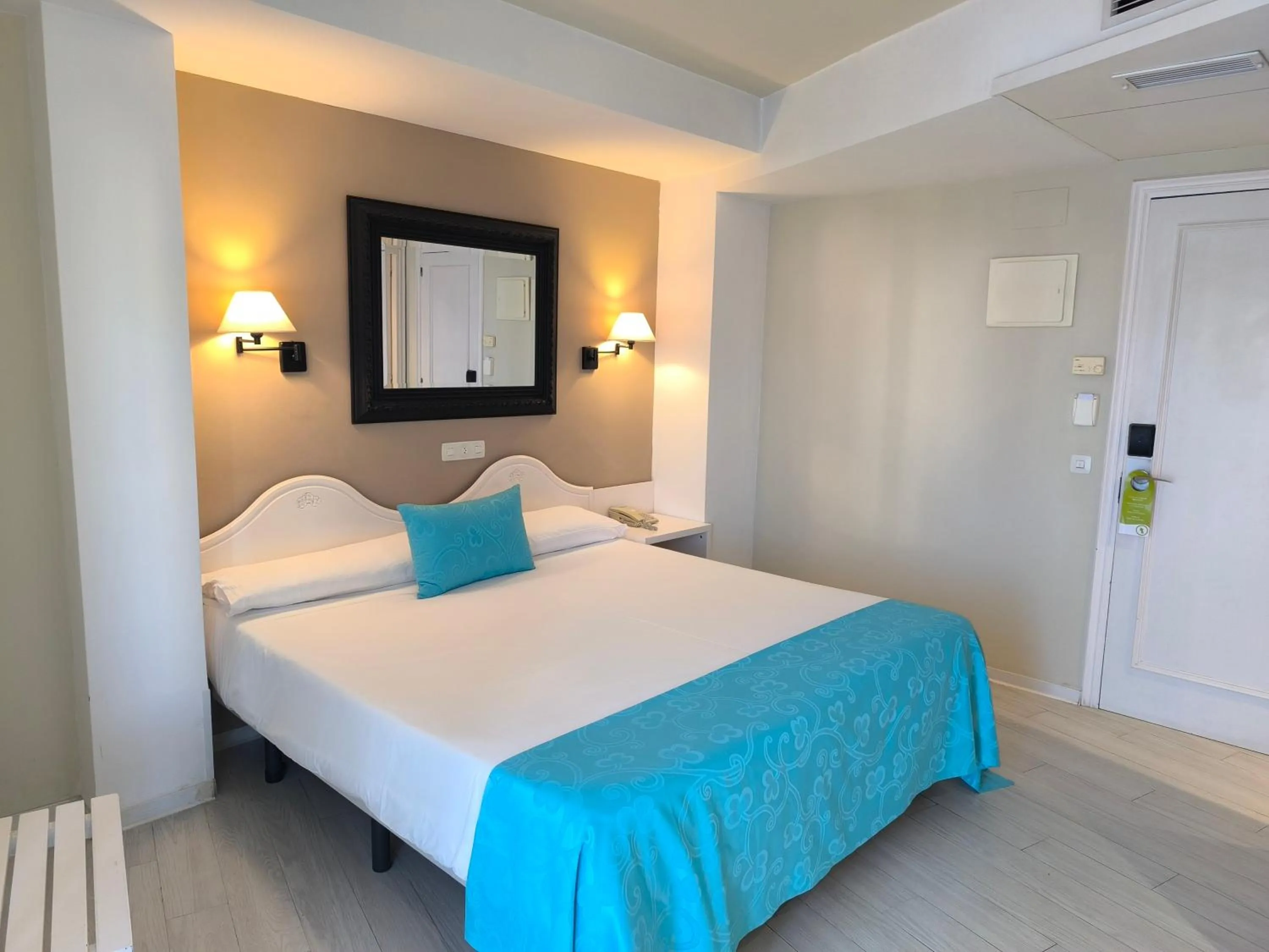 Property building, Bed in Hotel Spa La Terrassa